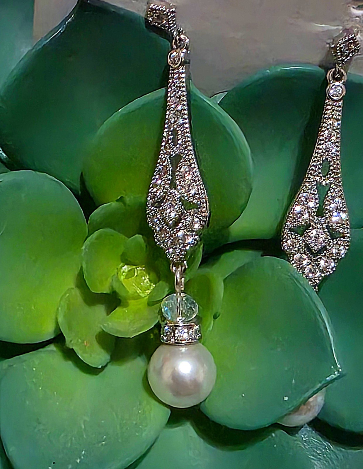 Sparkle In Zirconia Earrings Great Design Feminine 1.75″ Long Casual/Formal New