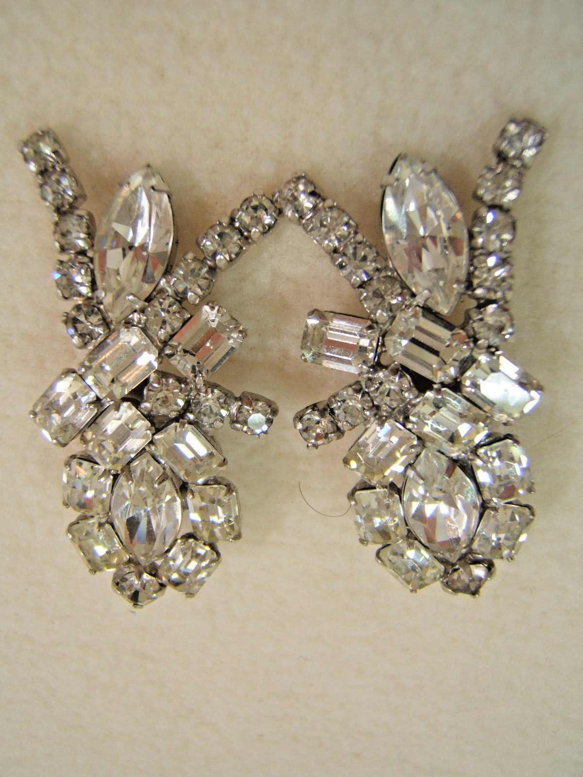 Vintage Emerald Cut Rhinestone Large Clip Earrings Very Good Condition 1 7/8″