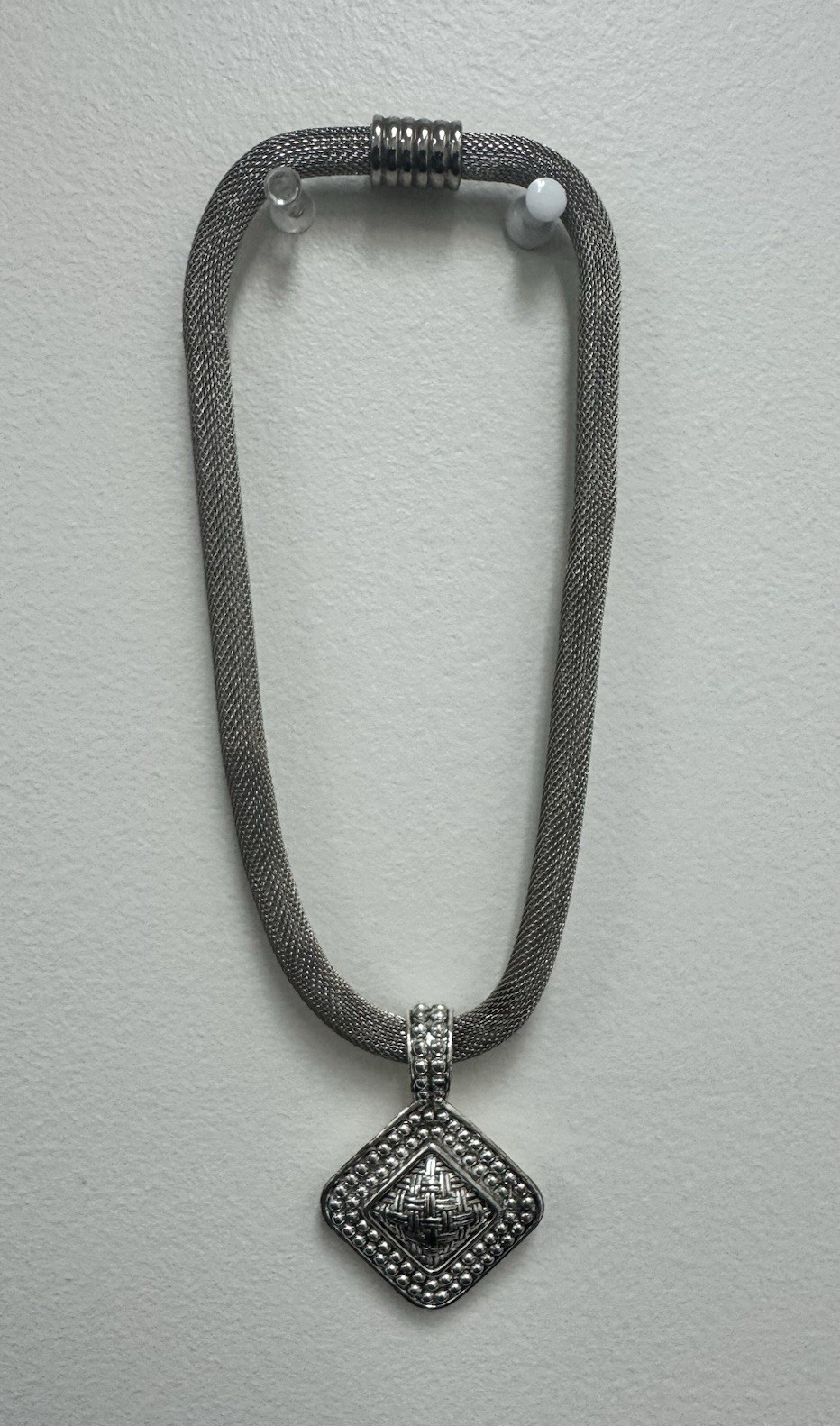 VintageSilverTone Mesh Necklace Diamond Basket Weave Pendant Magnetic Clasp