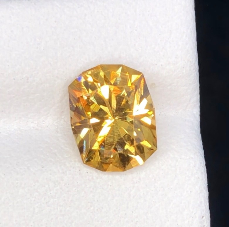Precision Cut 2.28 CT Yellow Zircon Jewelry Making,Zircon Jewelry,Natural Zircon