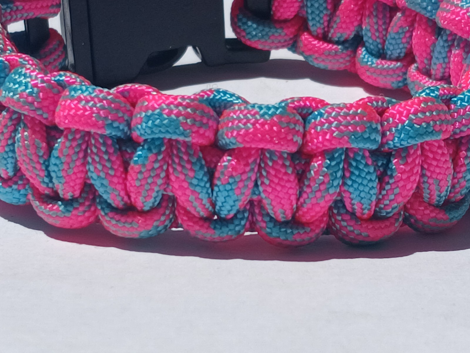 Nice Parachute Bracelet Pink