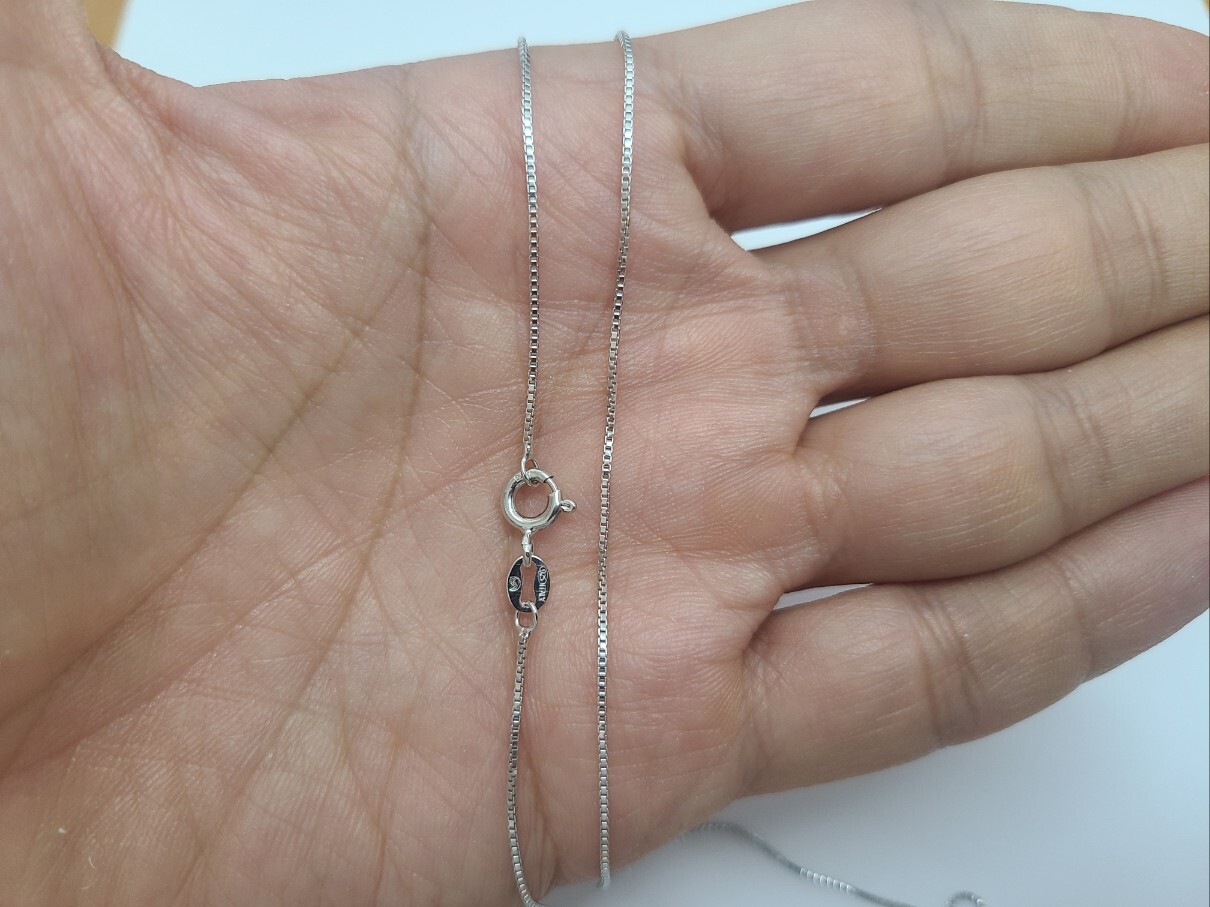 925 Sterling Silver Fine Thin Rhodium Finish Box Chain Necklace 0.8mm 16″ to 18″