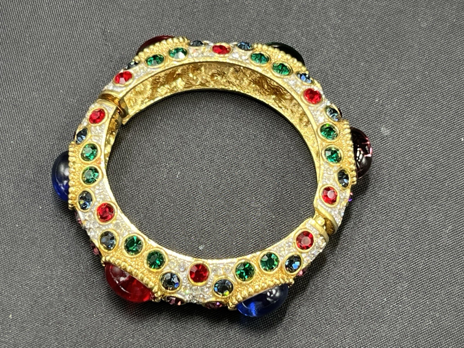 Vtg Sphinx Signed Multi Color Cabochon Etc Hinged Bangle Bracelet 5/8” Wide