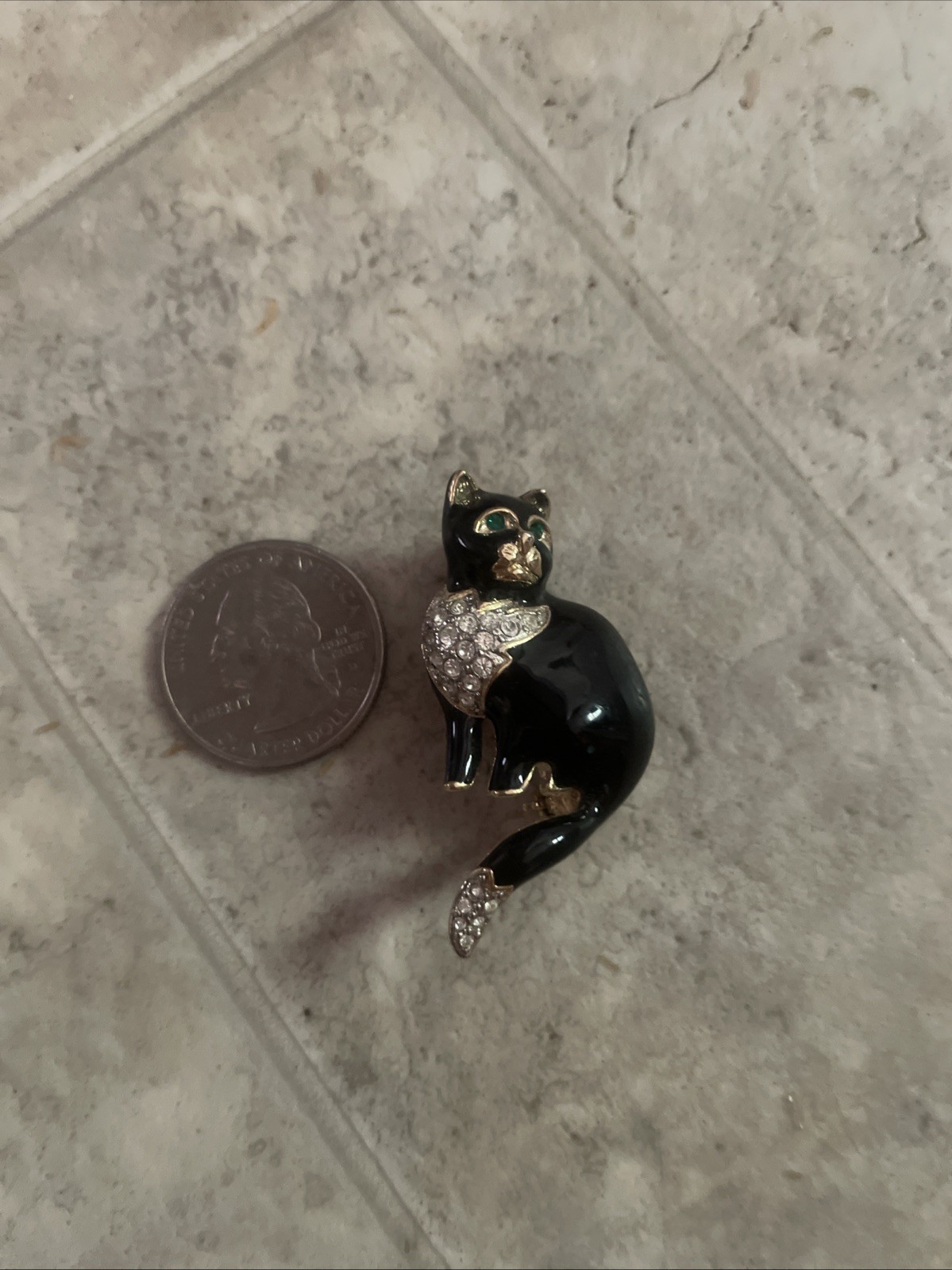Black Rhinestone Cat Kitten Brooch Pin Enamel Gold Detail Fashion Jewelry