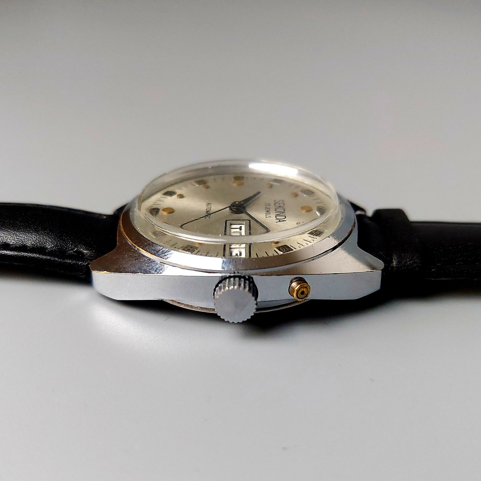 Vintage Men’s Watch Sekonda Automatic Soviet Wristwatch 25 Jewels Serviced