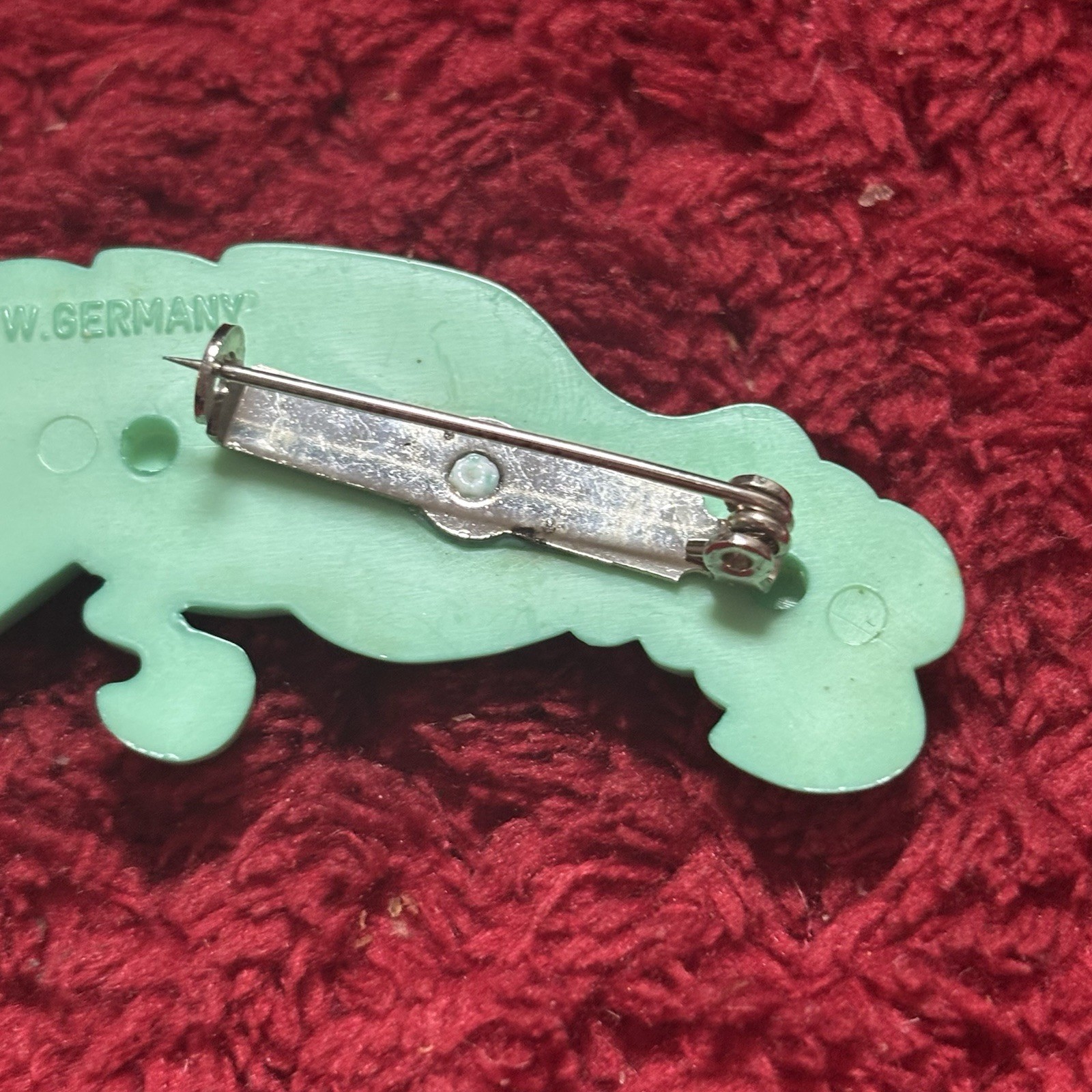 Parrot Bird Brooch Pin – Green Plastic – Rhinestone Eye West Germany – 1553 Rare