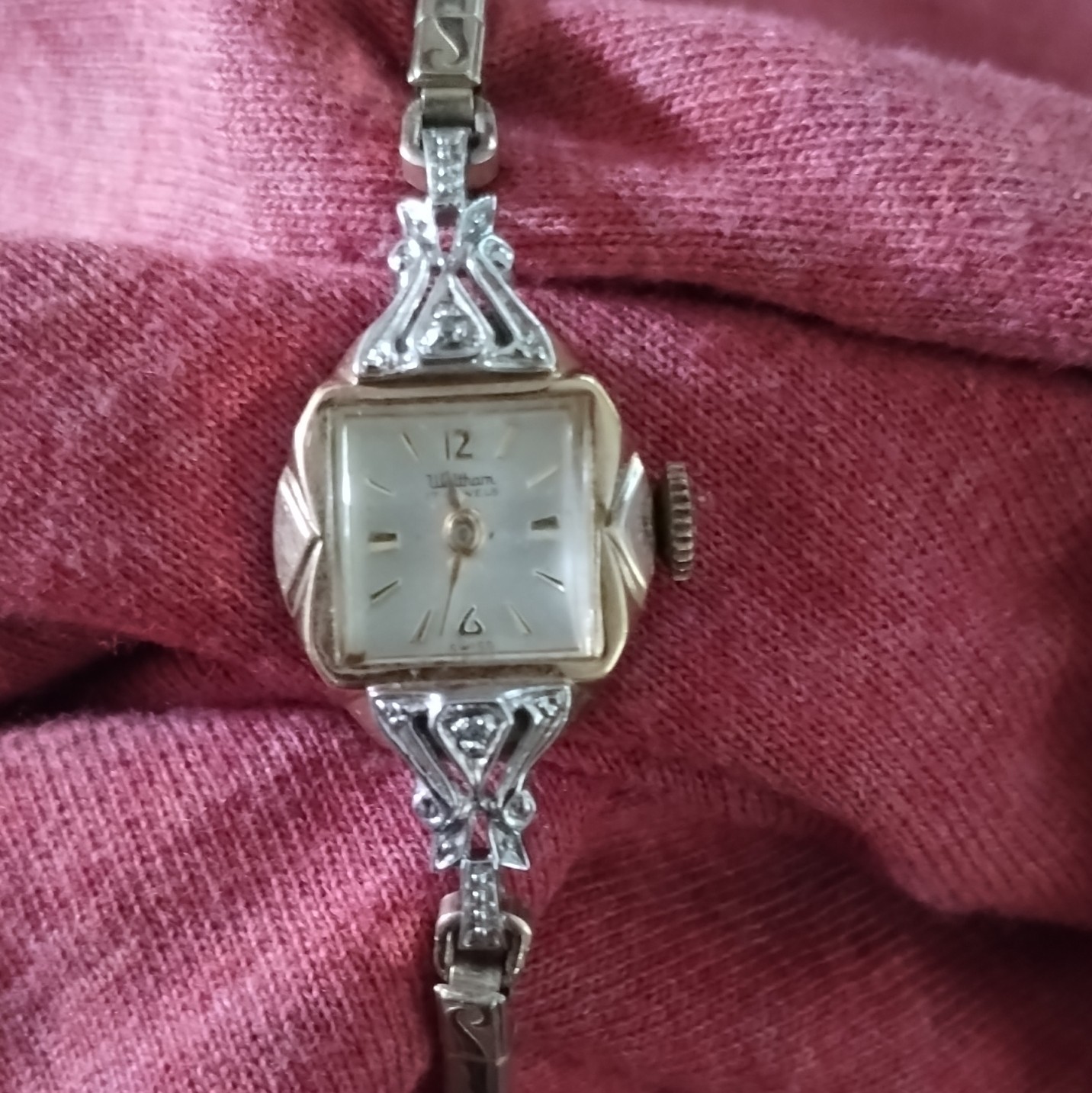 Waltham Vintage Swiss 17 Jewels Manual Mechanical Square White Dial Bracelet