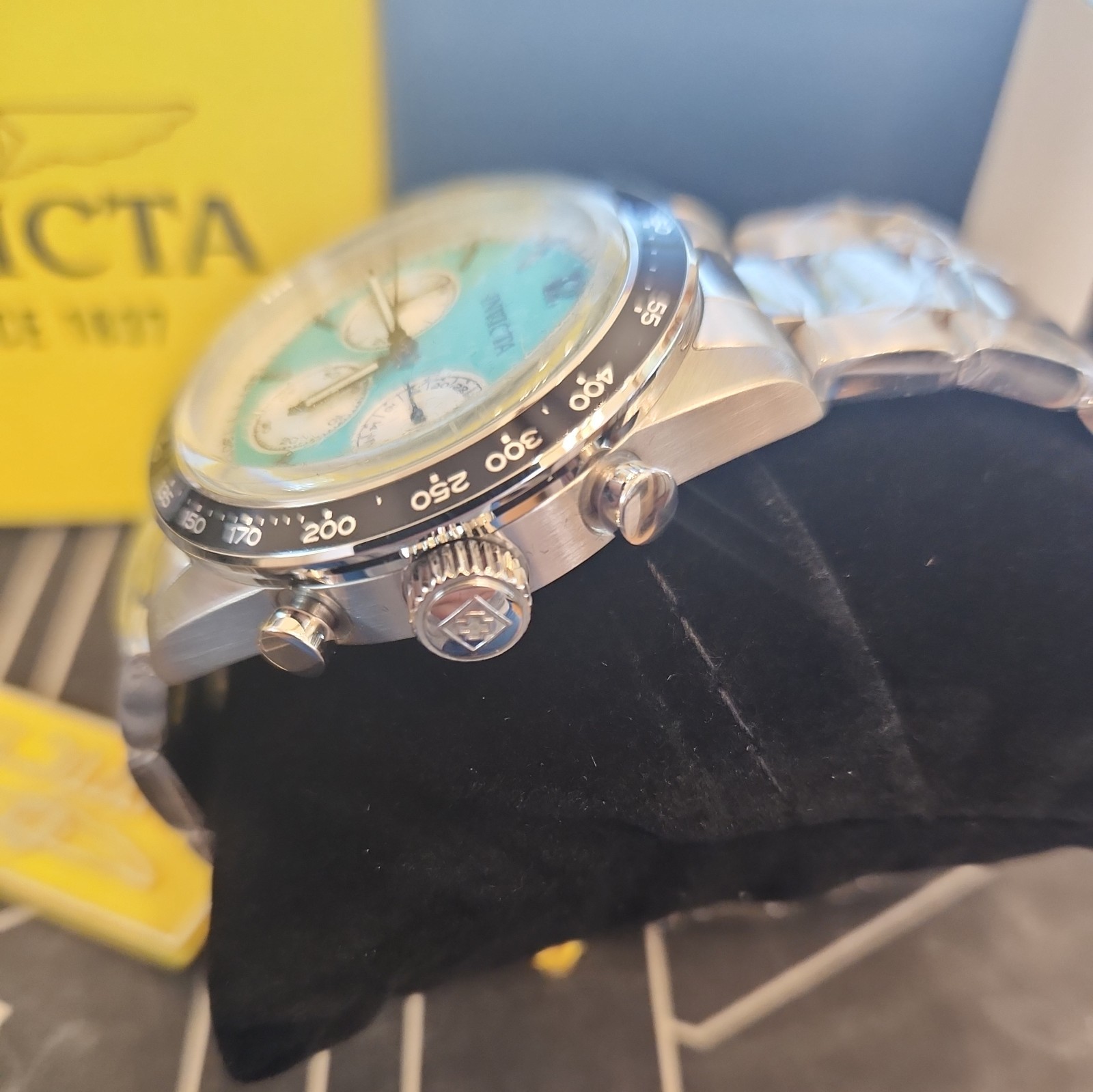 Invicta Speedway Men’s Quartz Watch Model 50404 (Tiffany Blue, 39mm SS MSRP$695)