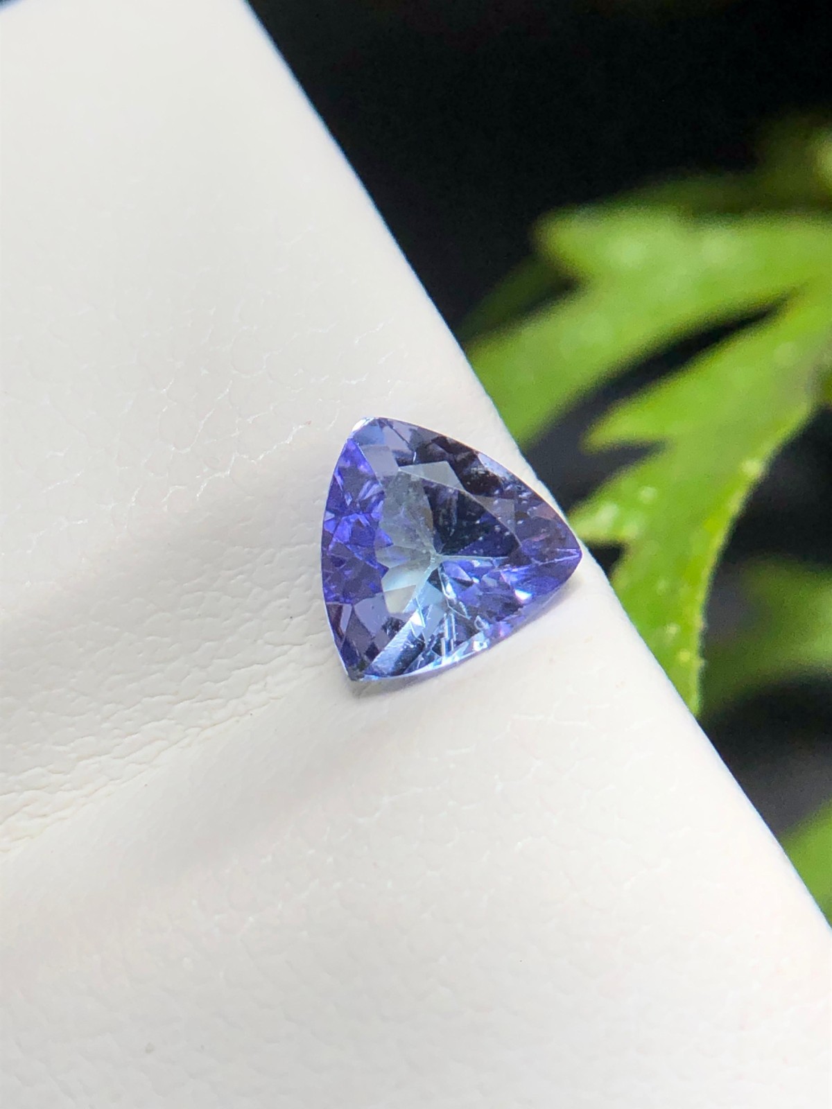 Natural Blue Purple Color Tanzanite Trillion Cut, 6 MM 0,75 ct Loose Gemstone