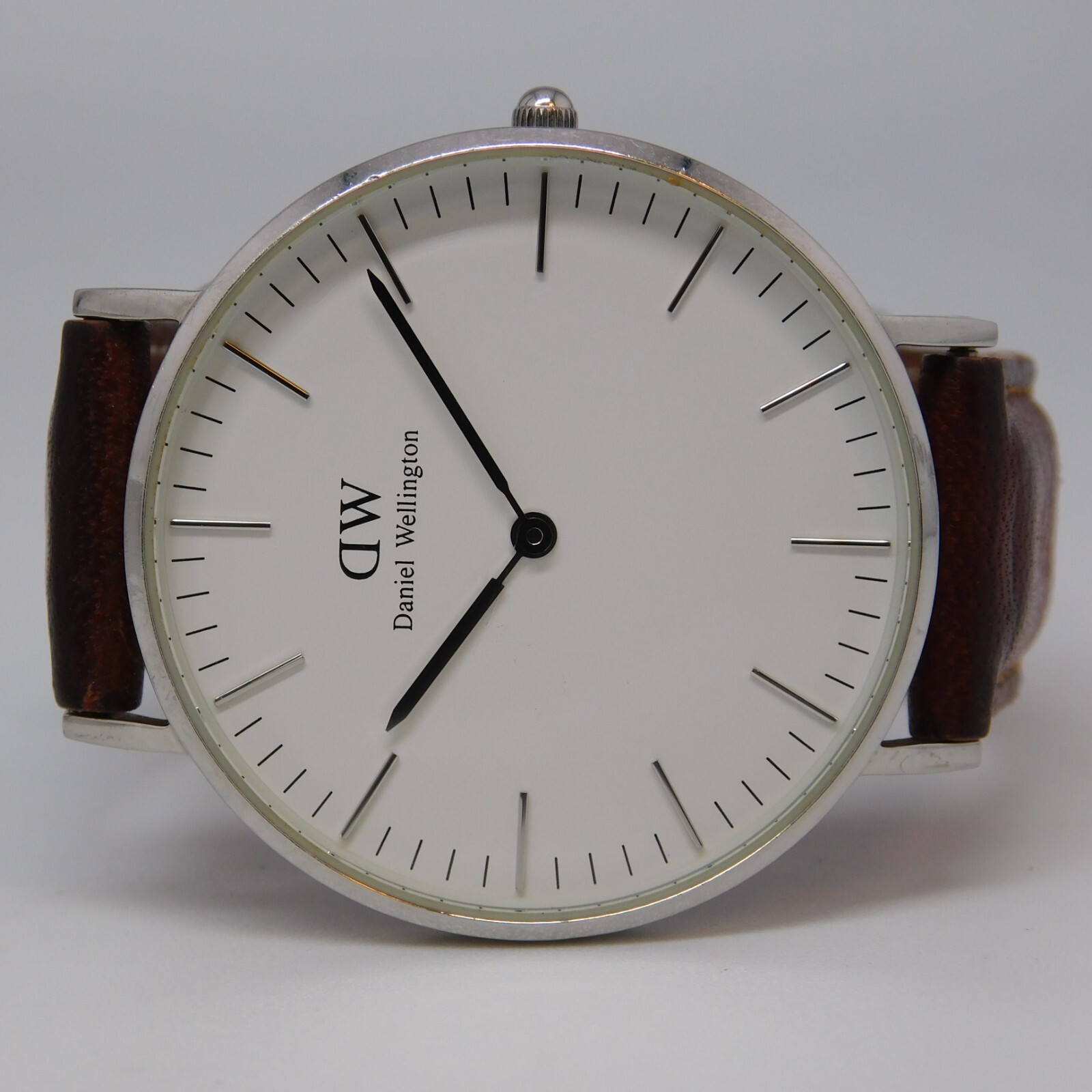 Daniel Wellington Classic B36S6 Genuine Leather Quartz Men’s Watch New Battery