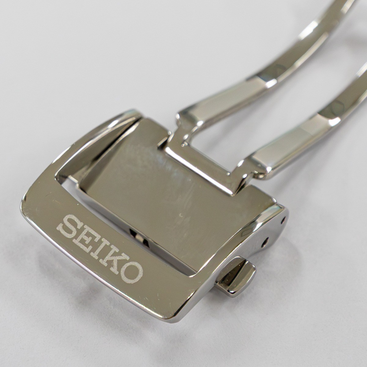 SEIKO Genuine 18mm D-Buckle B16S51SA02W-R Watch Clasp Used