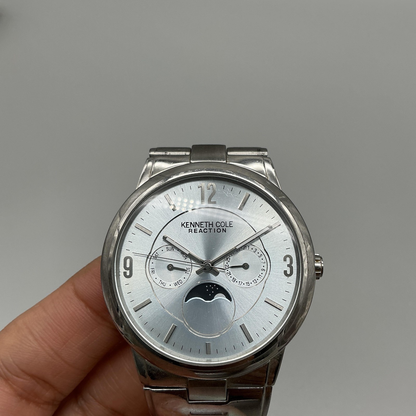 Kenneth Cole Reaction Mens Watch 40mm Silver Tone Moonphase New Battery 7.5″