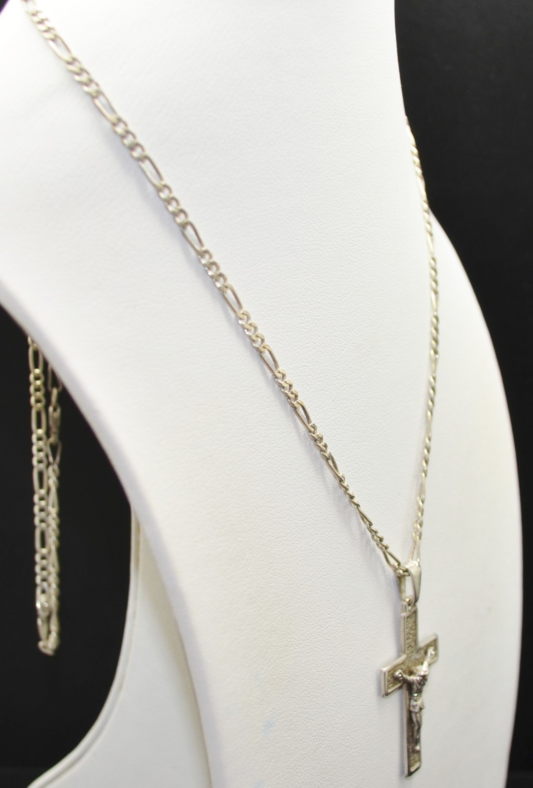 Sterling Silver Figaro Chain w/ Crucifix Pendant Necklace 25.0″ #FMG008