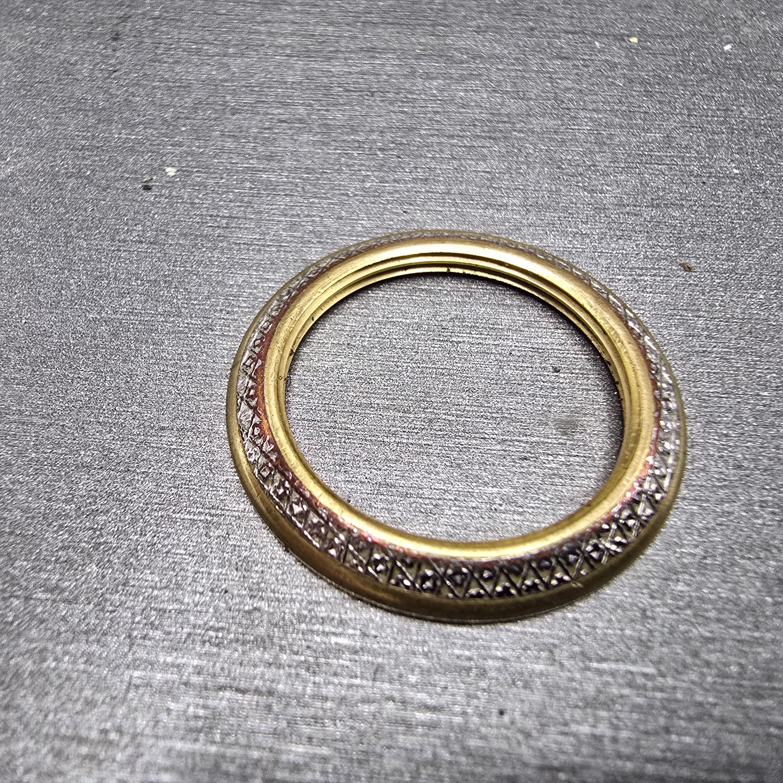 Gucci Diamond Cut Bezel Gold Vintage For 1100L 1200L 11/12.2