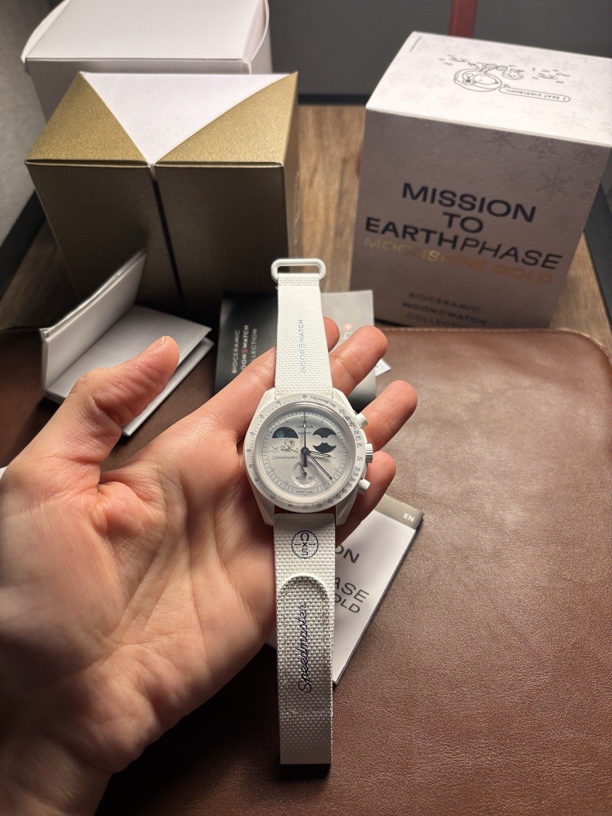 Brand NEW Never Worn Swatch OMEGA MISSION TO EARTHPHASE – MOONSHINE GOLD