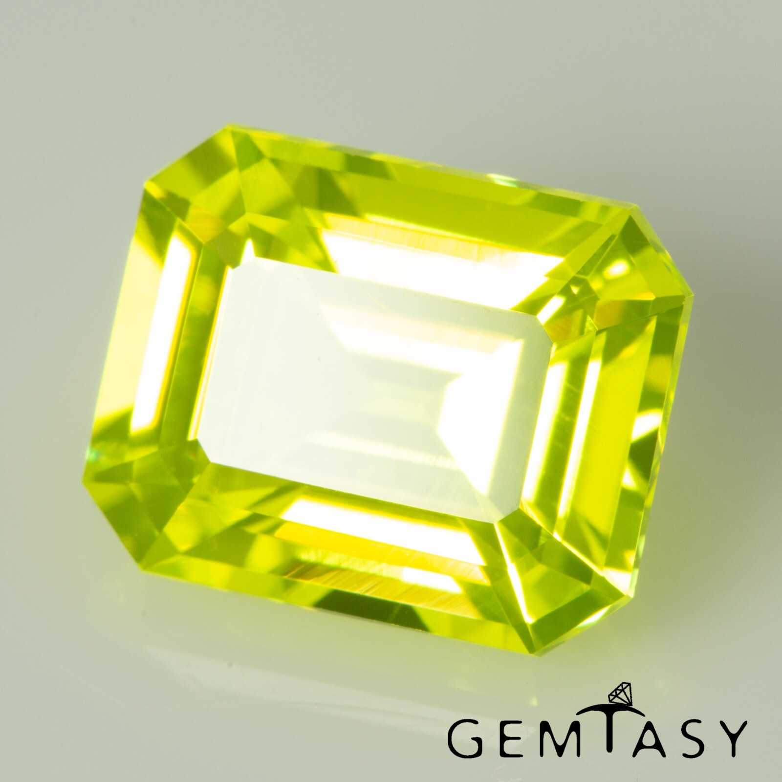 Cut stone – YAG Neon Czochralski (Pulled) lab grown, facet 10x8mm 4.9-5.4ct