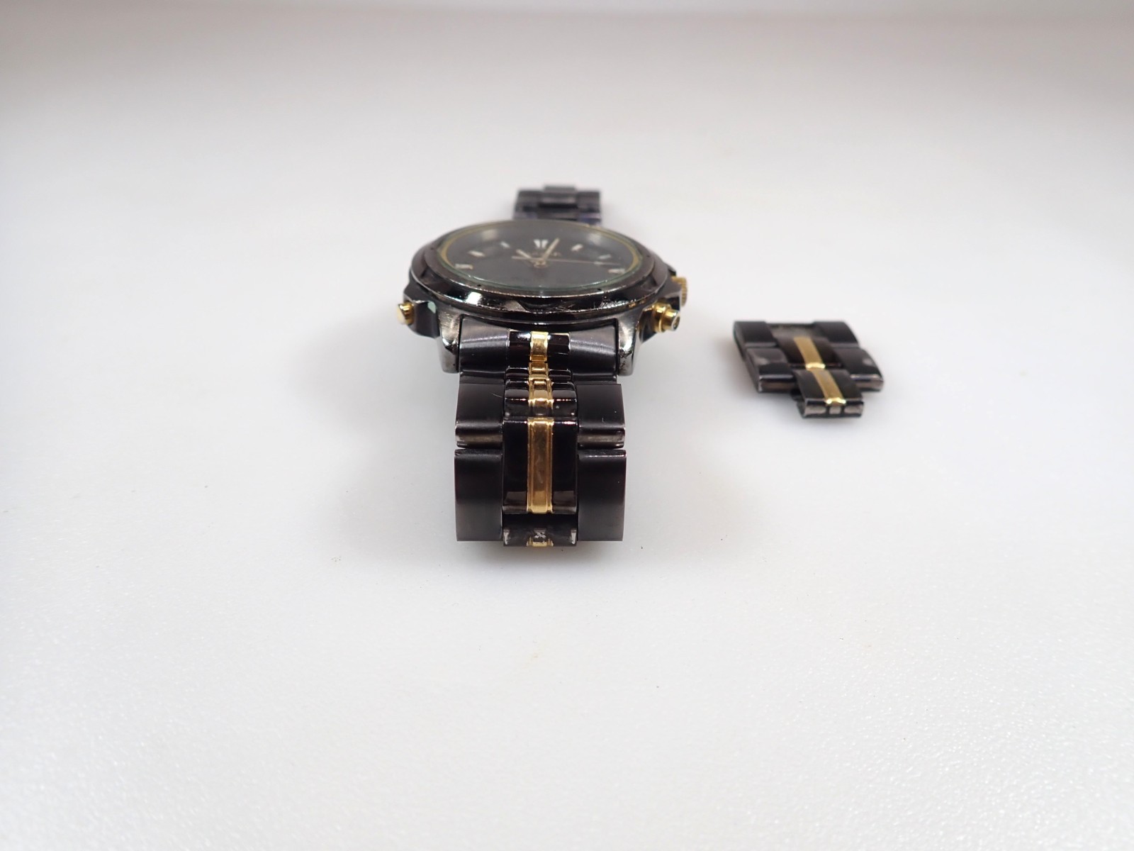 Vintage Pulsar V072-0050 Men’s Watch Black/Gold Alarm Chronograph PARTS/REPAIR