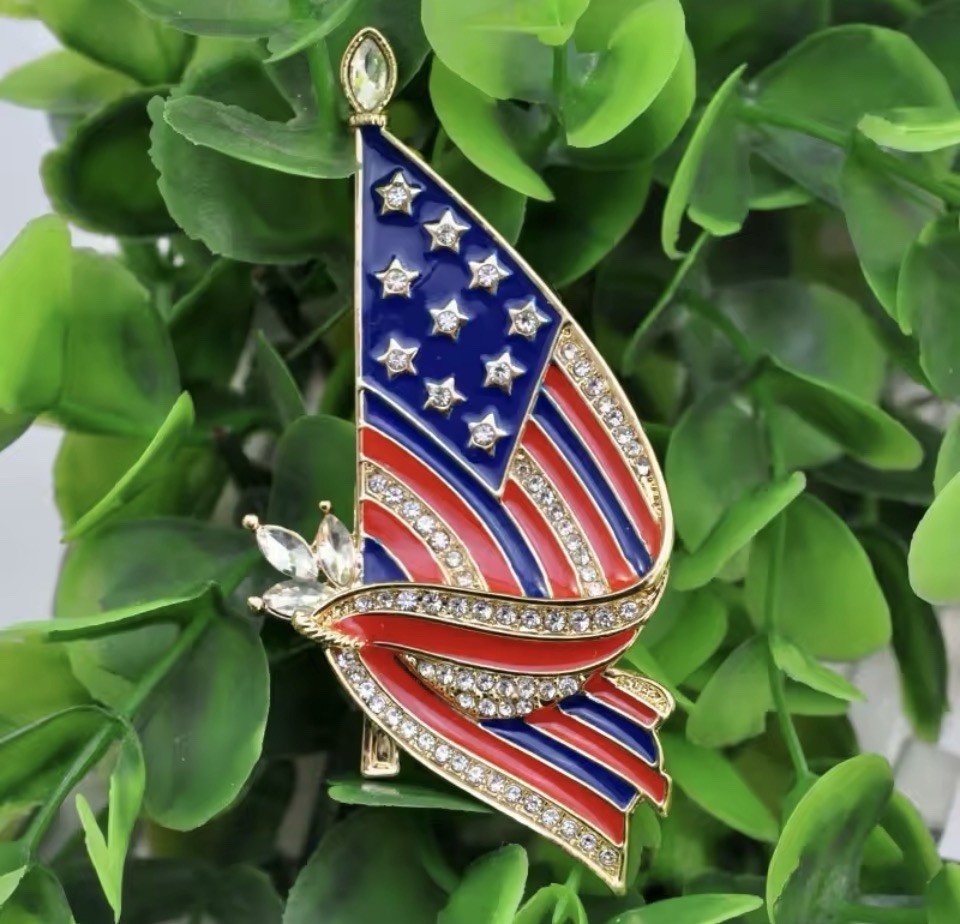 USA FLAG Patriotic Brooch Pin Red White Blue Rhinestones Enamel Gold Trim NEW