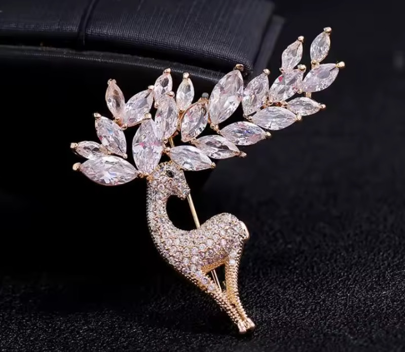 Luxury Gold Reindeer Brooch Pin–Crystal Rhinestone Christmas Jewelry Gift Women