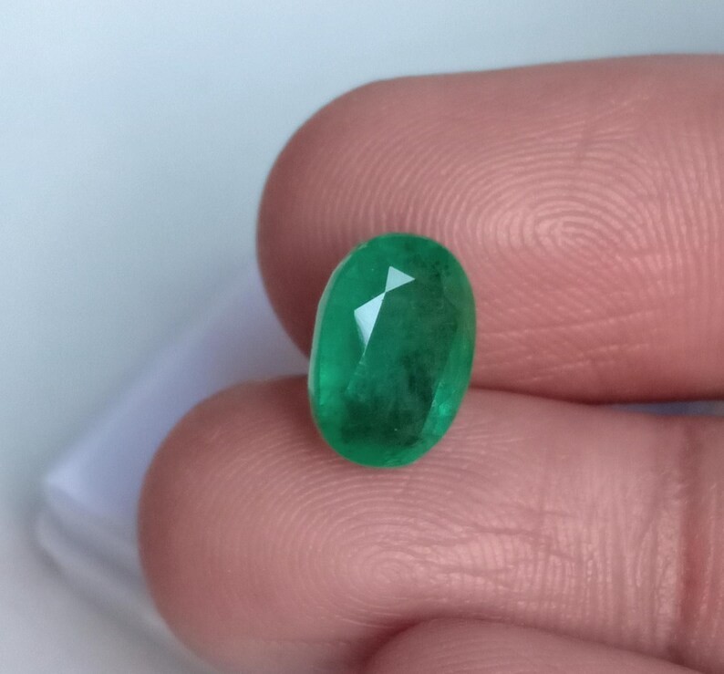 Certified Vivid Green Emerald Oval Unheated Untreated Loose Gemstone 3.22 Ct