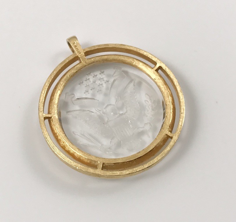 VTG Crown Trifari Reverse Glass Cameo Eagle Stars Stripes America Pendant. #1008
