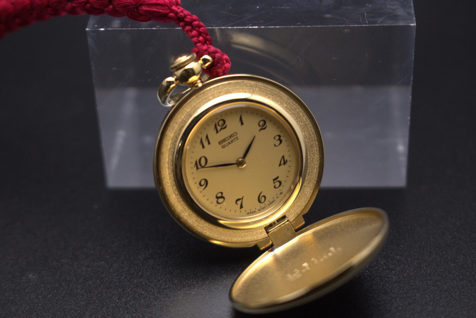 Vintage [NEAR MINT] Seiko 2C20-016A Gold Round Qz 31mm Adult Pocket Watch JAPAN