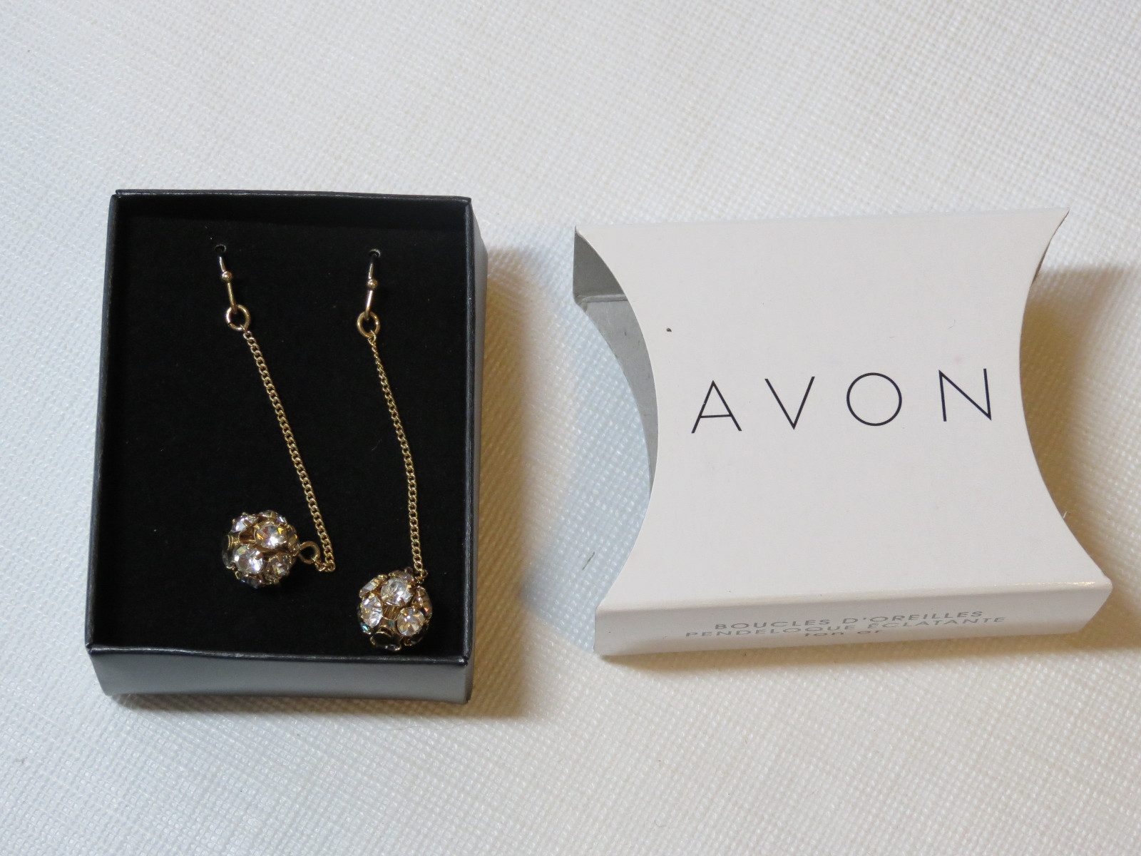 Ladies Womens Avon Sparkle Linear Earrings Goldtone F3360031 NIP;;