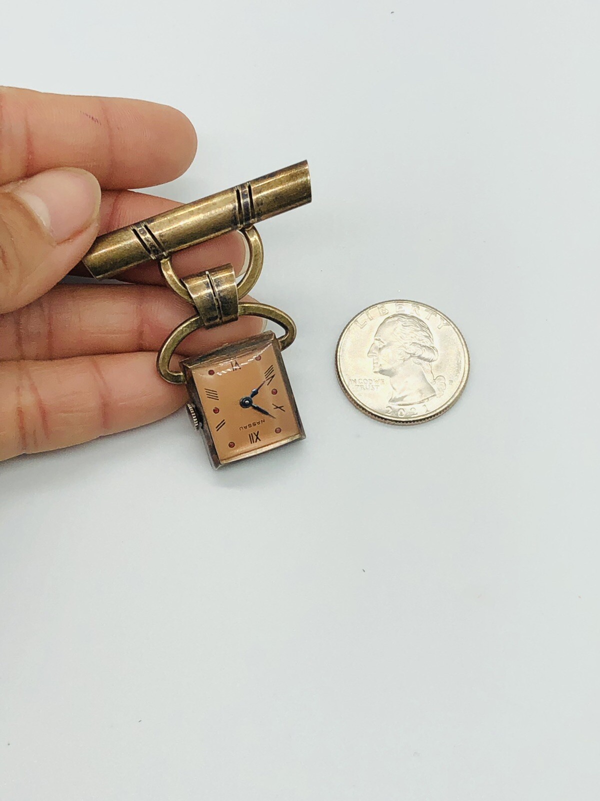 Vtg NASSAU 1OK Gold Plated Brooch Pin WATCH Wind Up 17 Jewels Swiss RUNNING