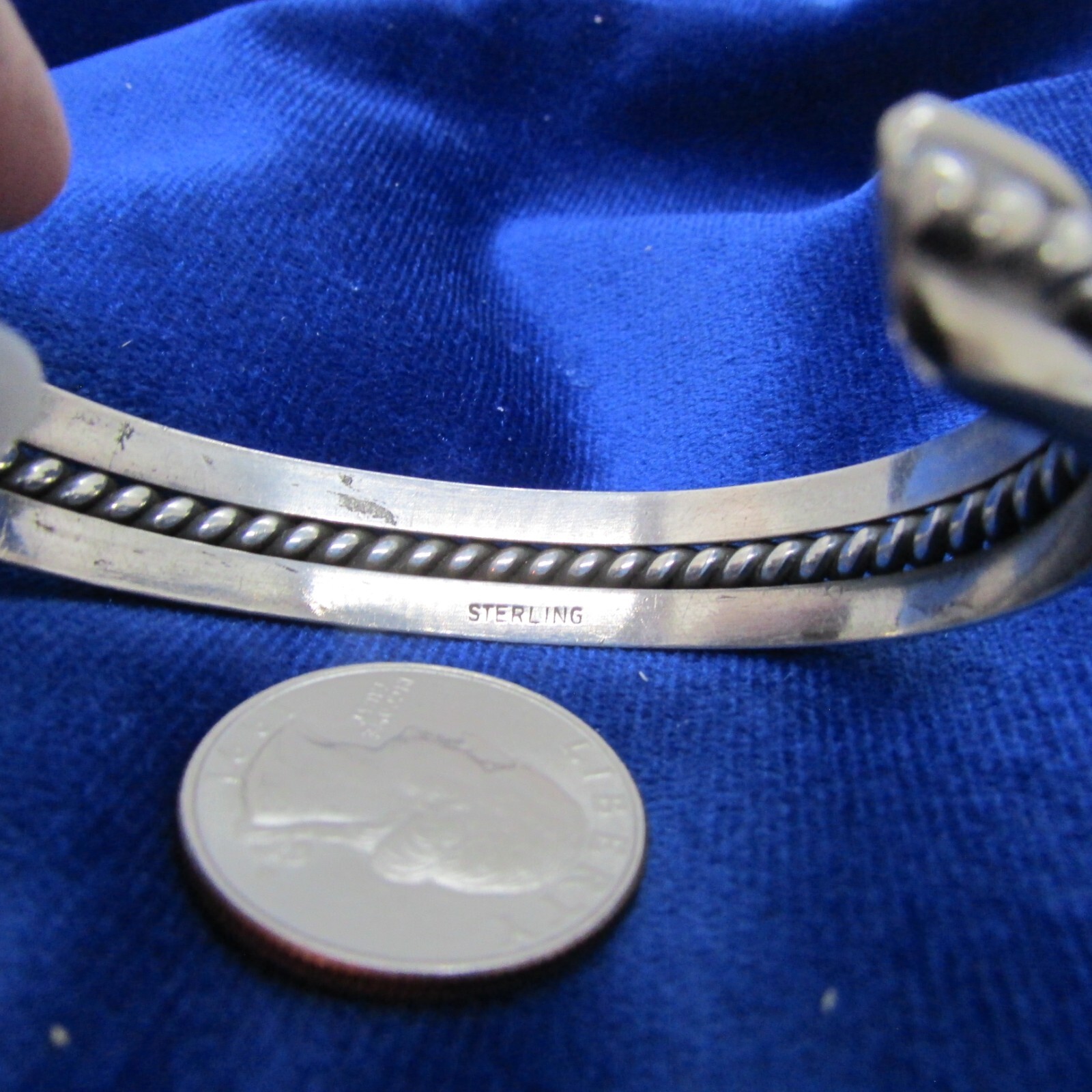 VINTAGE SOUTHWEST N A STERLING CUFF W/ 2 SOLID AND 1 TWISTED BAND