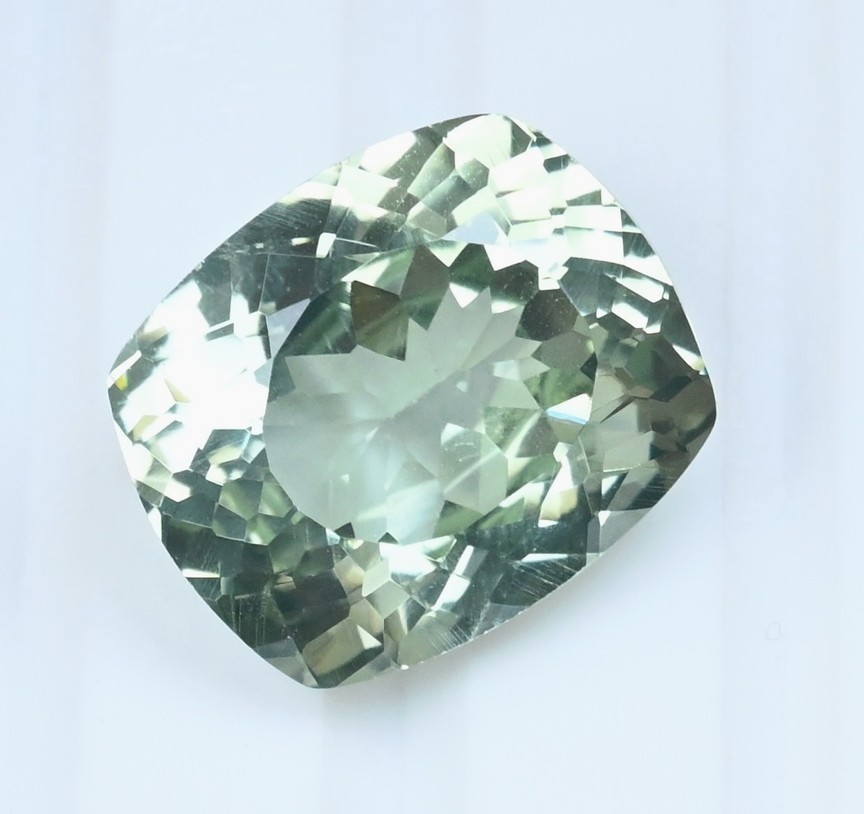 14.85 Ct Natural Montana Green Sapphire Certified Flawless Loose Gemstone