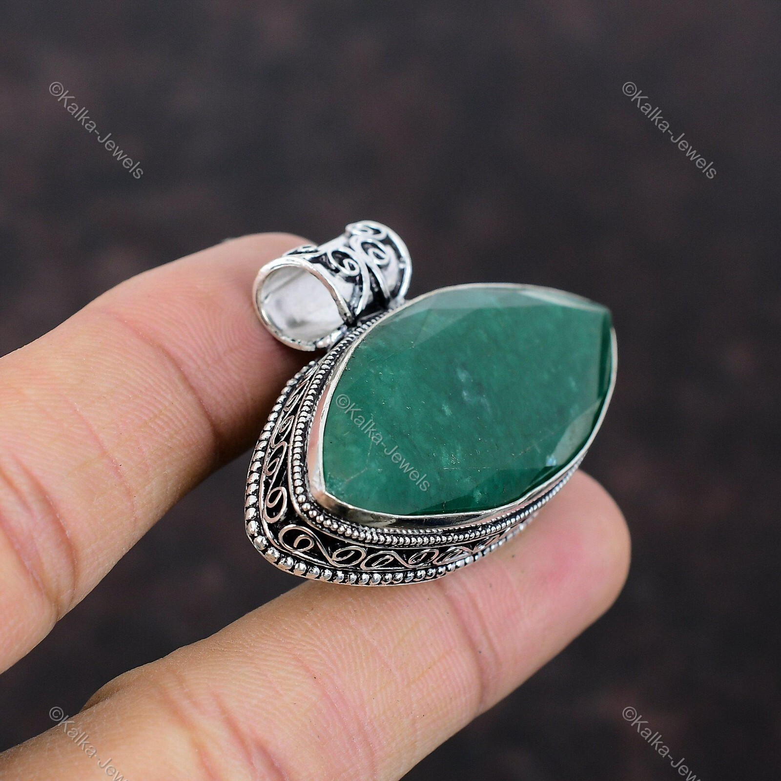 Natural Zambian Emrald Gemstone Pendant Vintage 925 Sterling Silver For Women