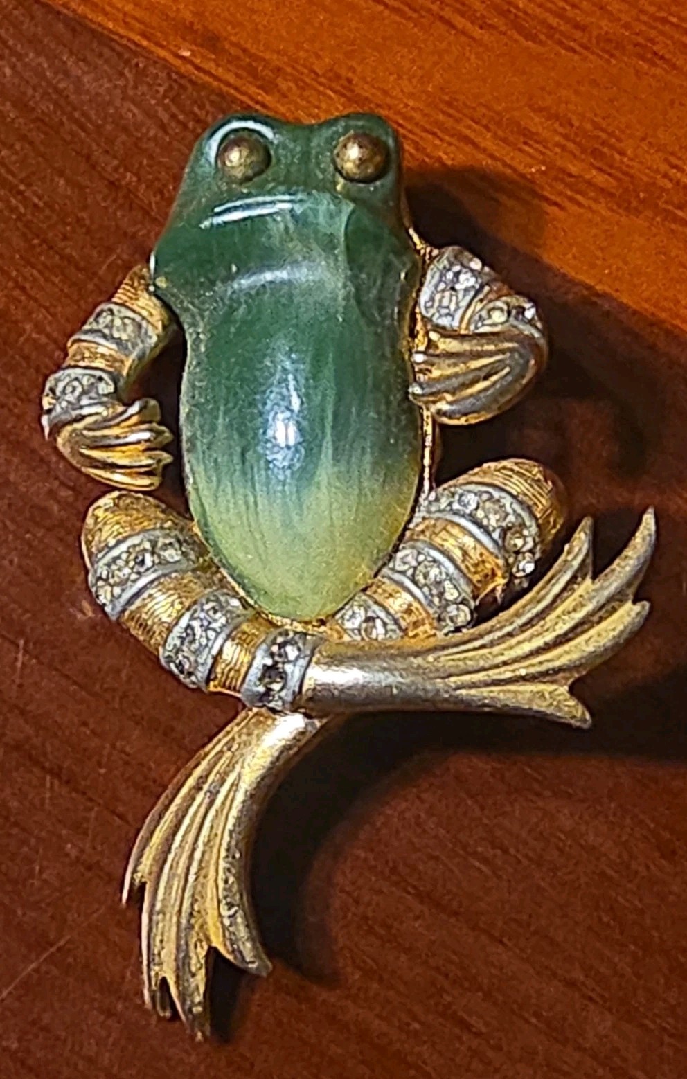 Vintage Unsigned Boucher ? Lucite Belly Pave Rhinestone Frog Pin Brooch