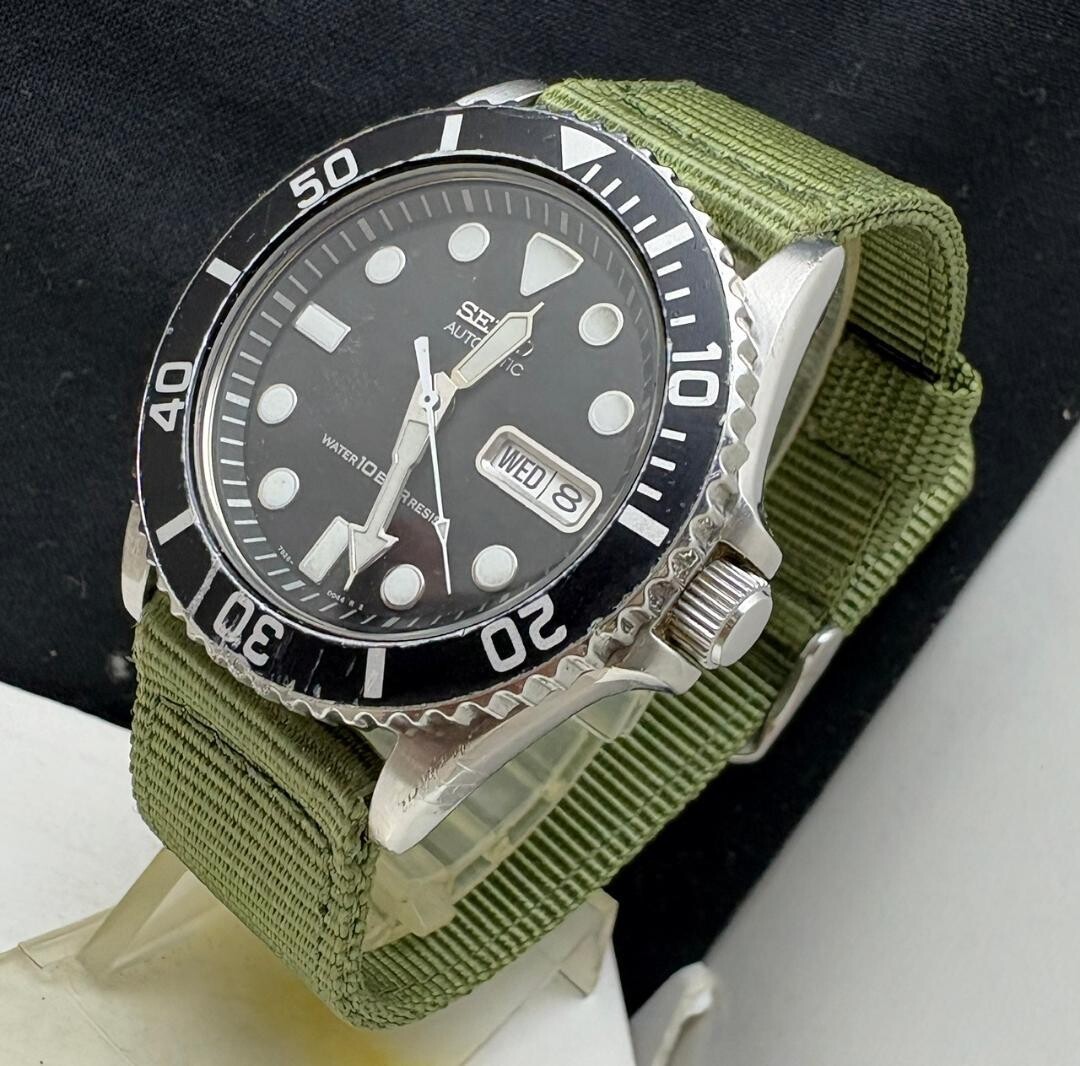 Seiko 7S26-0040 Men’s Diver Automatic Black Dial Day Date Watch 41mm Vintage