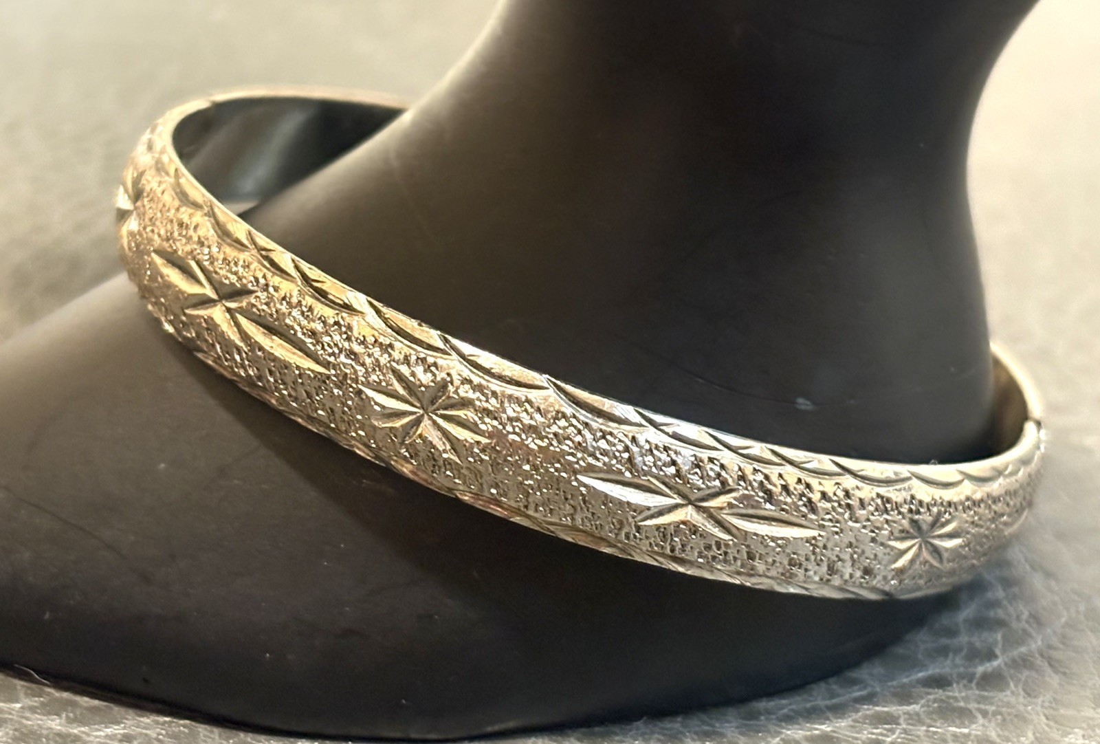 Vintage Bangle 9MM Bracelet MCM Atomic Silver Tone Etched Starburst Stars 7.5”