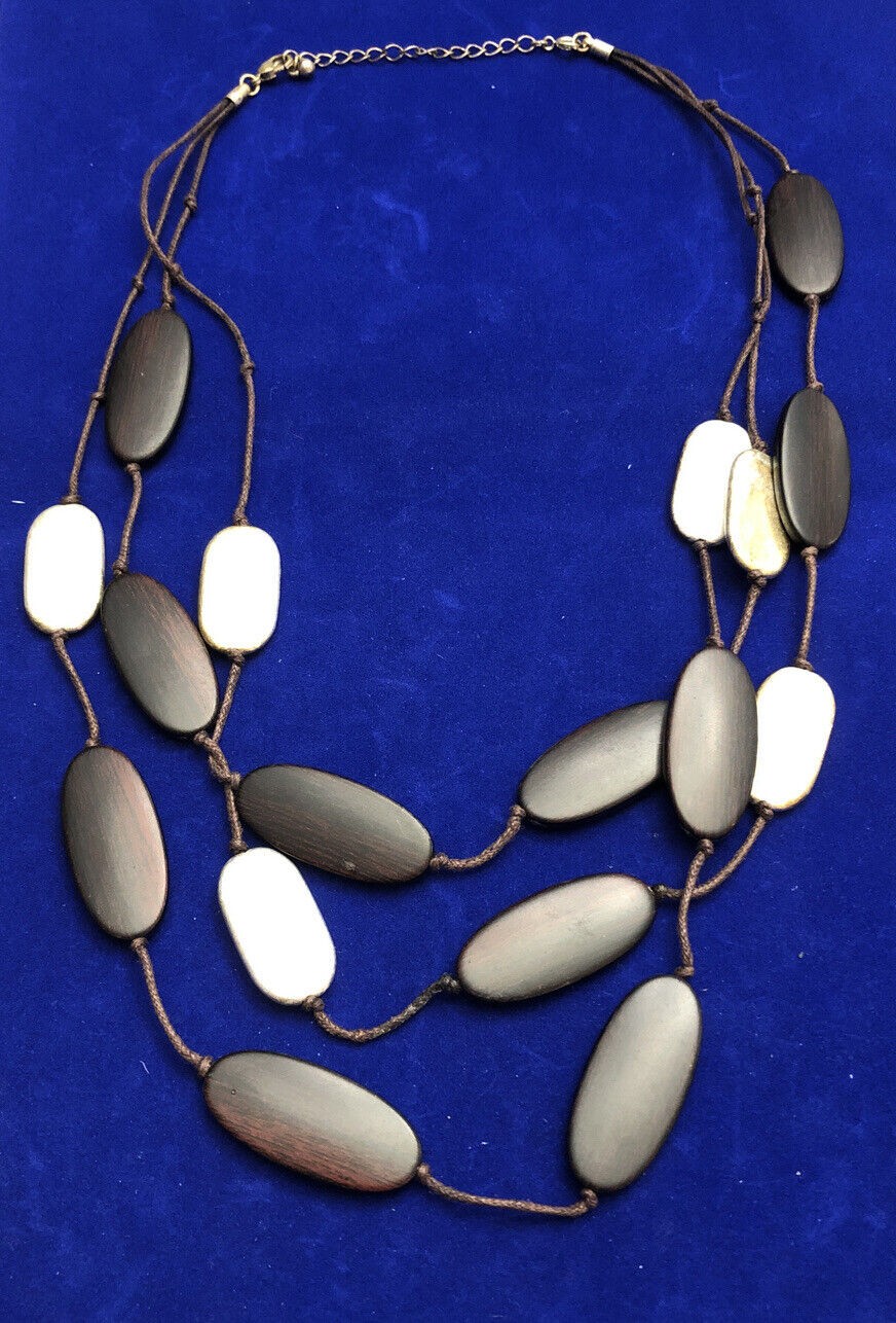 Brown Wood And Alloy Necklace – Classy- Fall Look