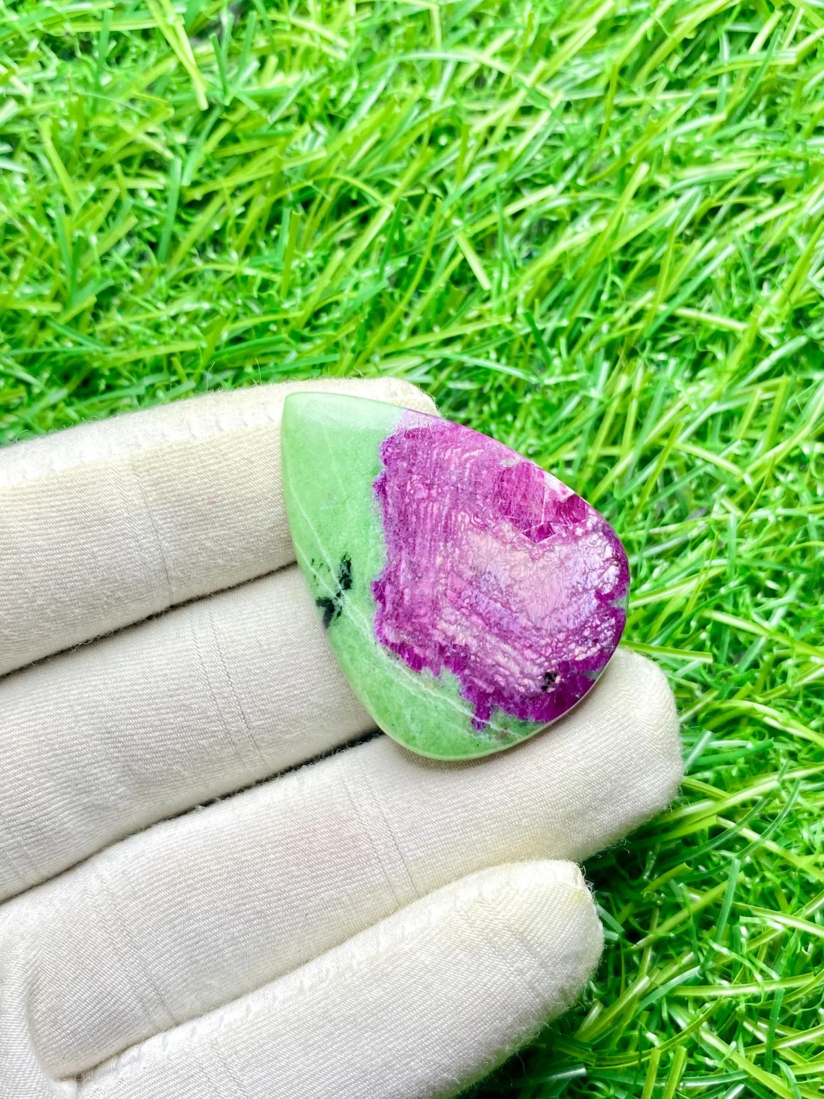 Ruby Zoisite Cabochon: Loose Gemstone for Jewelry (52Cts, 37x26mm)