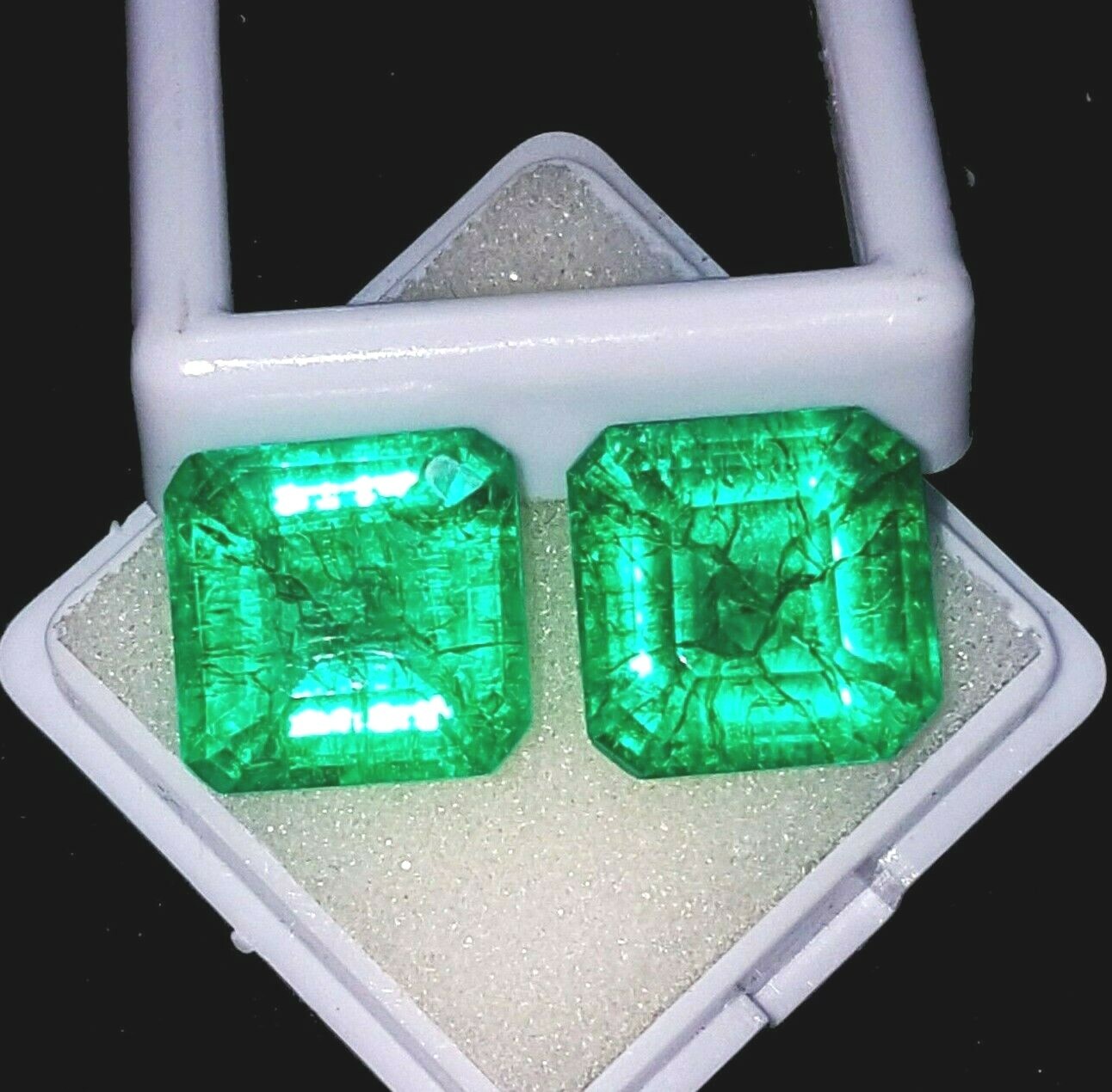 Loose Gemstone Natural Emerald Square Shape Between 18 Ct Pair Certified PE02