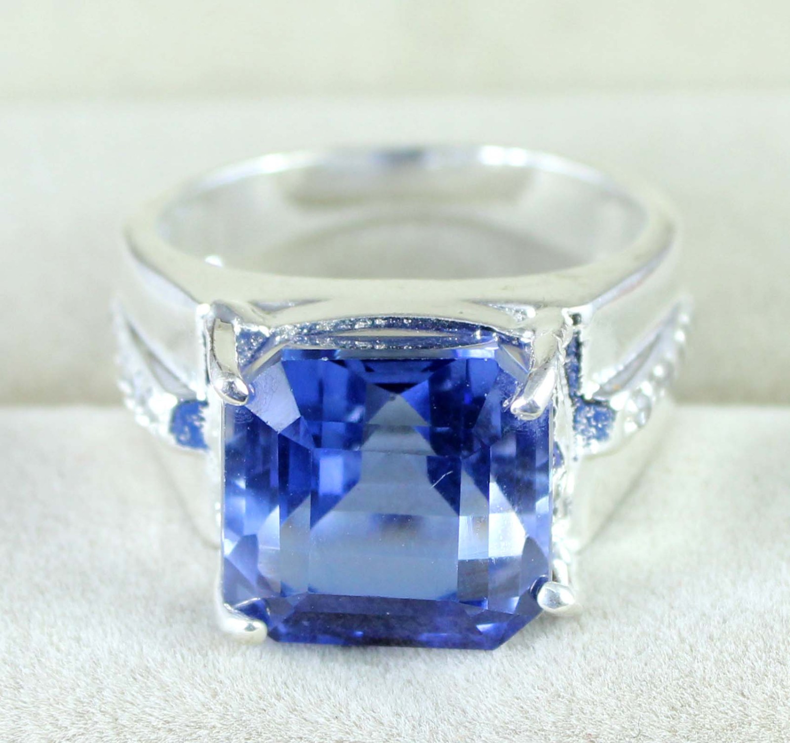 Blue Sapphire 15.56 Ct/12 mm Natural Octagon Cut Gemstone Certified Men’s Ring