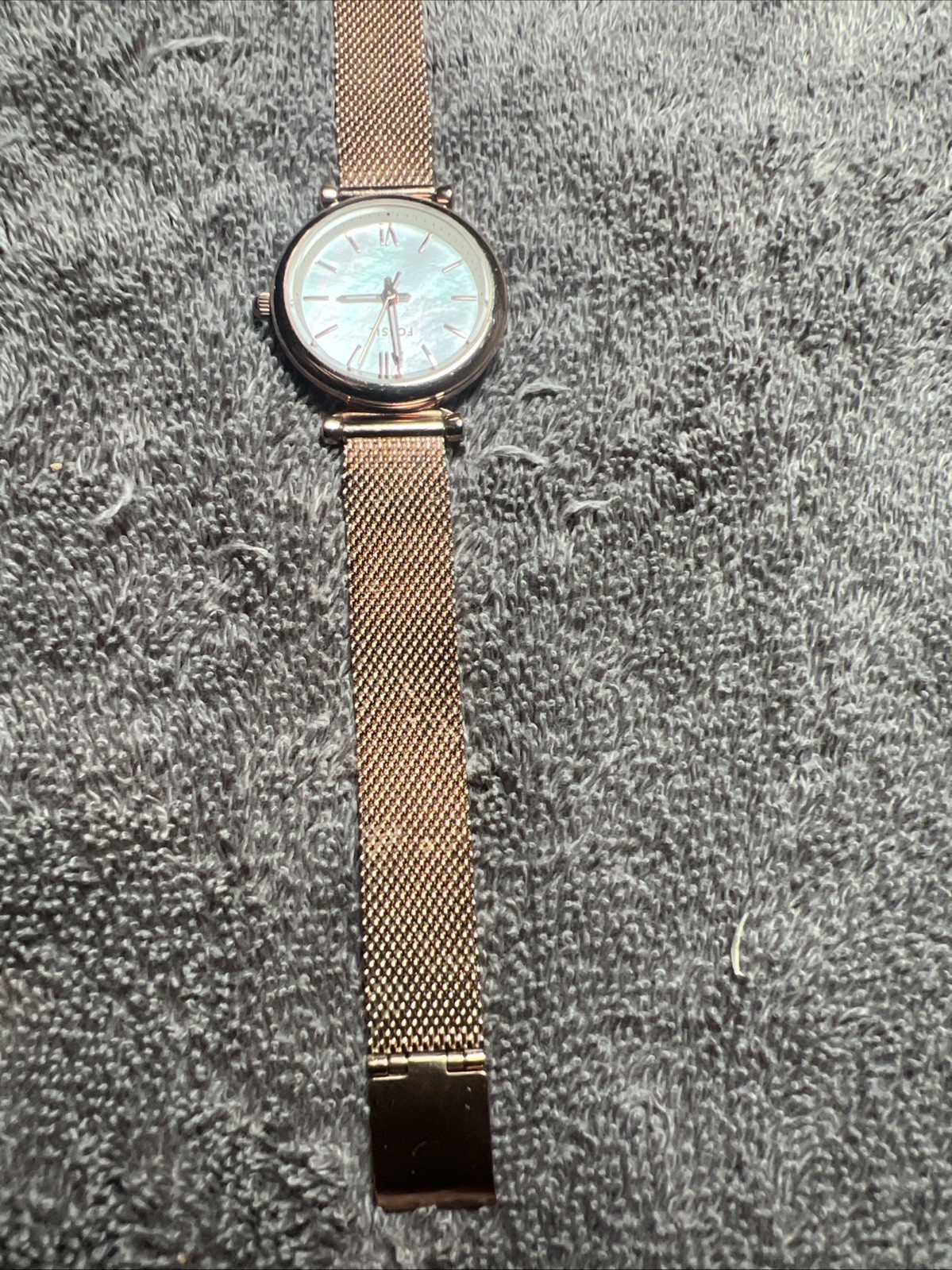Fossil Women’s Carlie Mini Quartz Watch Rose Gold