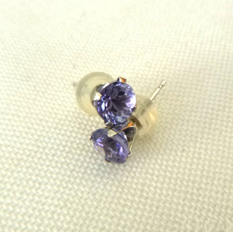 14K White Gold 5mm Tanzanite Stud Earrings NEW From Gem Stone King 0.2gr