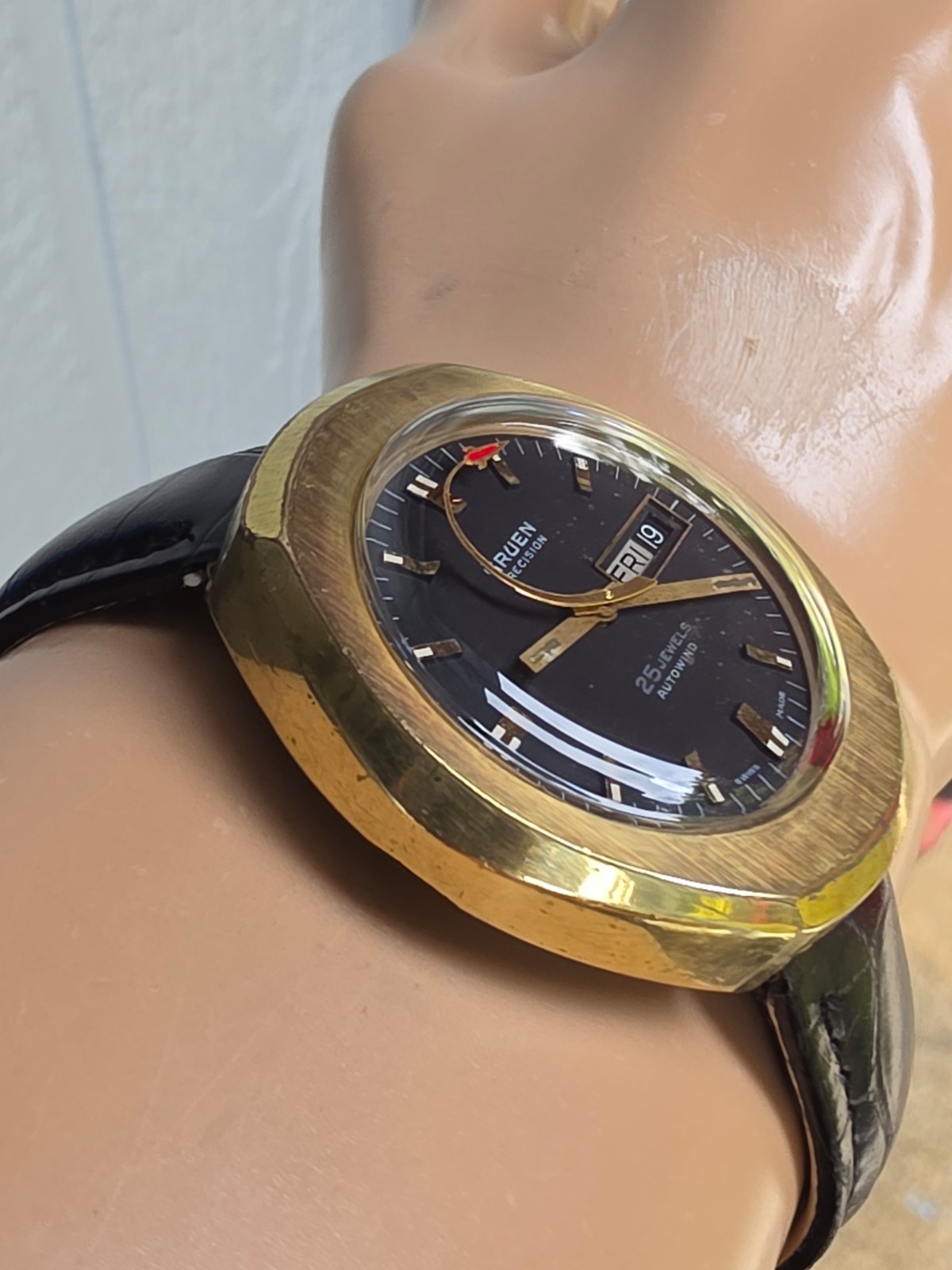 Vintage GRUEN men’s automatic watch 40mm Rocket second hand swiss made 1970s