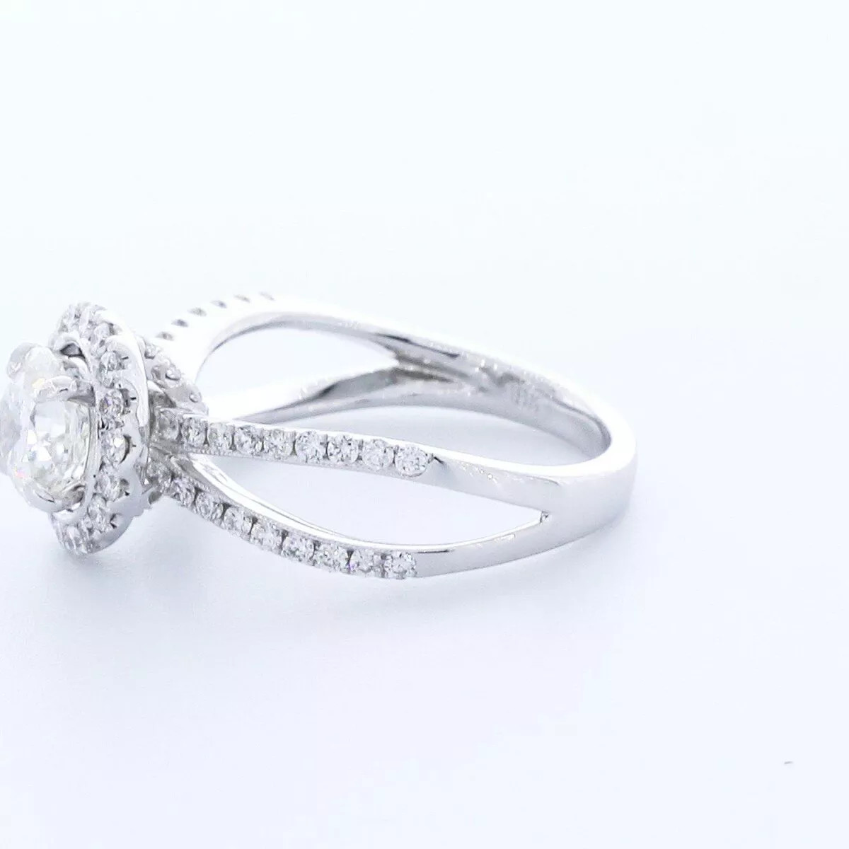 18K Gold Side Stone Engagement Ring Halo 1.95 CT Round Lab-Grown Diamond F SI1