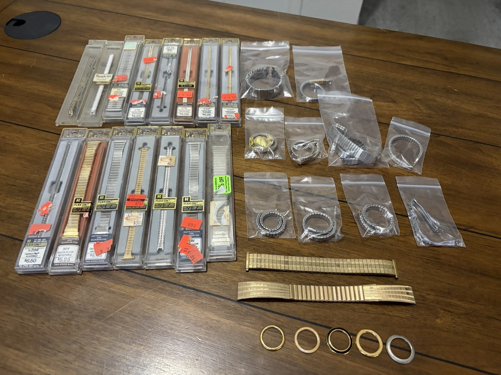 28 Vintage Watch Bands, Kreisler 1/20 10K GF, Speidel, Flex-on. NOS