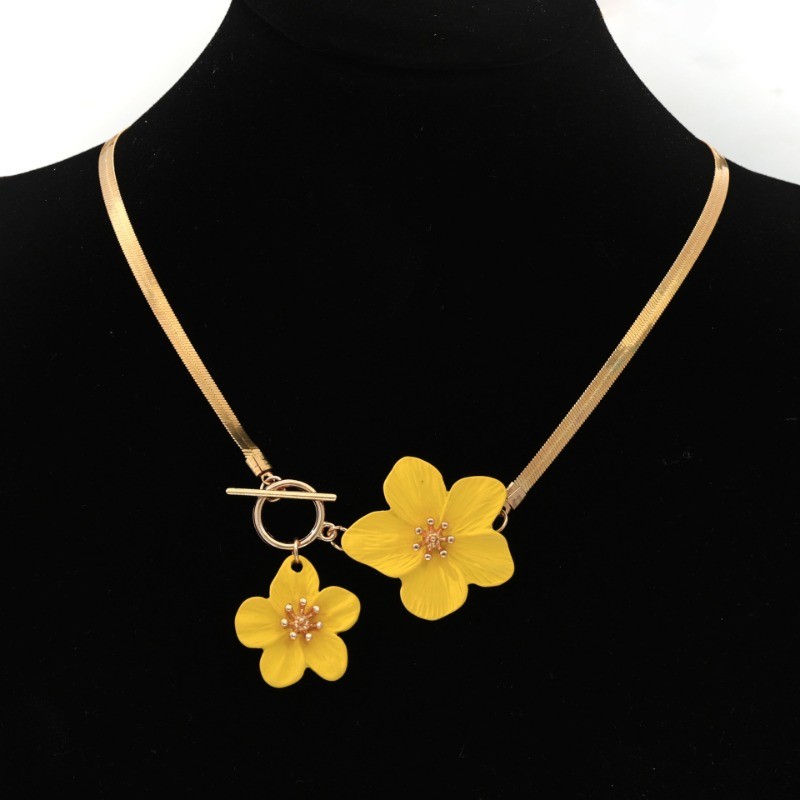 Yellow Women’s Fashion Elegant Flower Pendant Necklace Earring Set Alloy