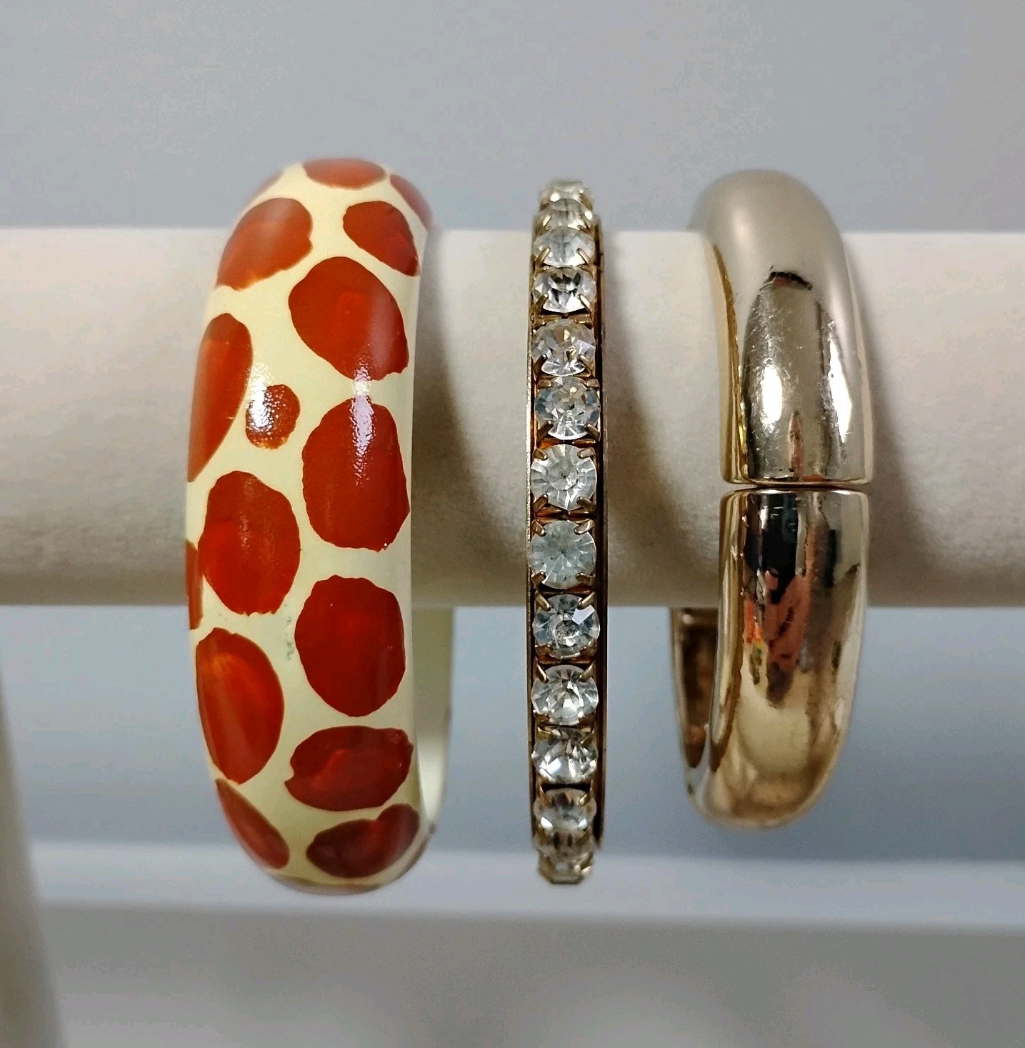 Vtg Sz 8 Plastic Metal Giraffe Rhinestone Animal Print Goldtone Bangle Bracelet
