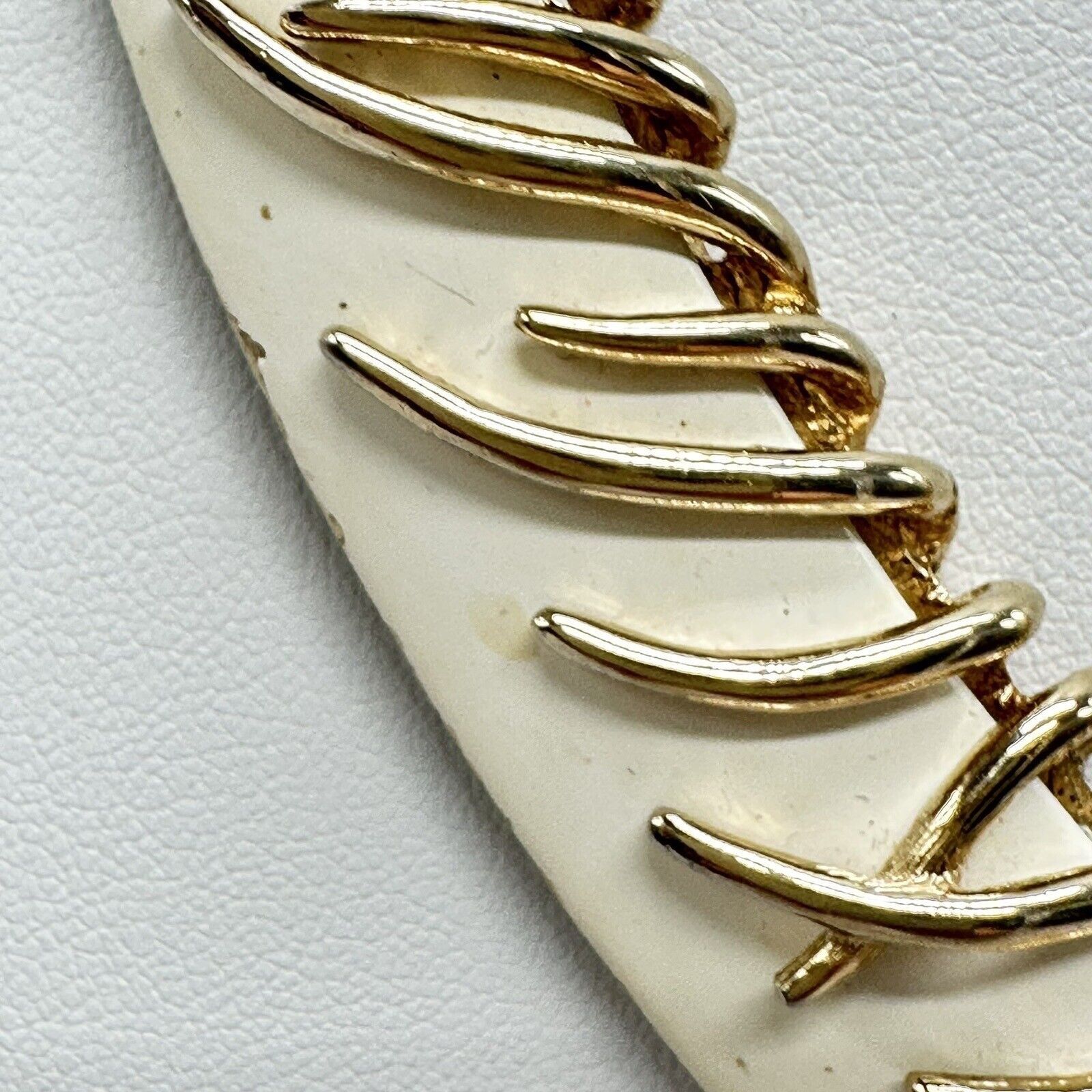 Vintage Boucher Choker Style Necklace Brutalist White Enamel Gold Tone FLAWED