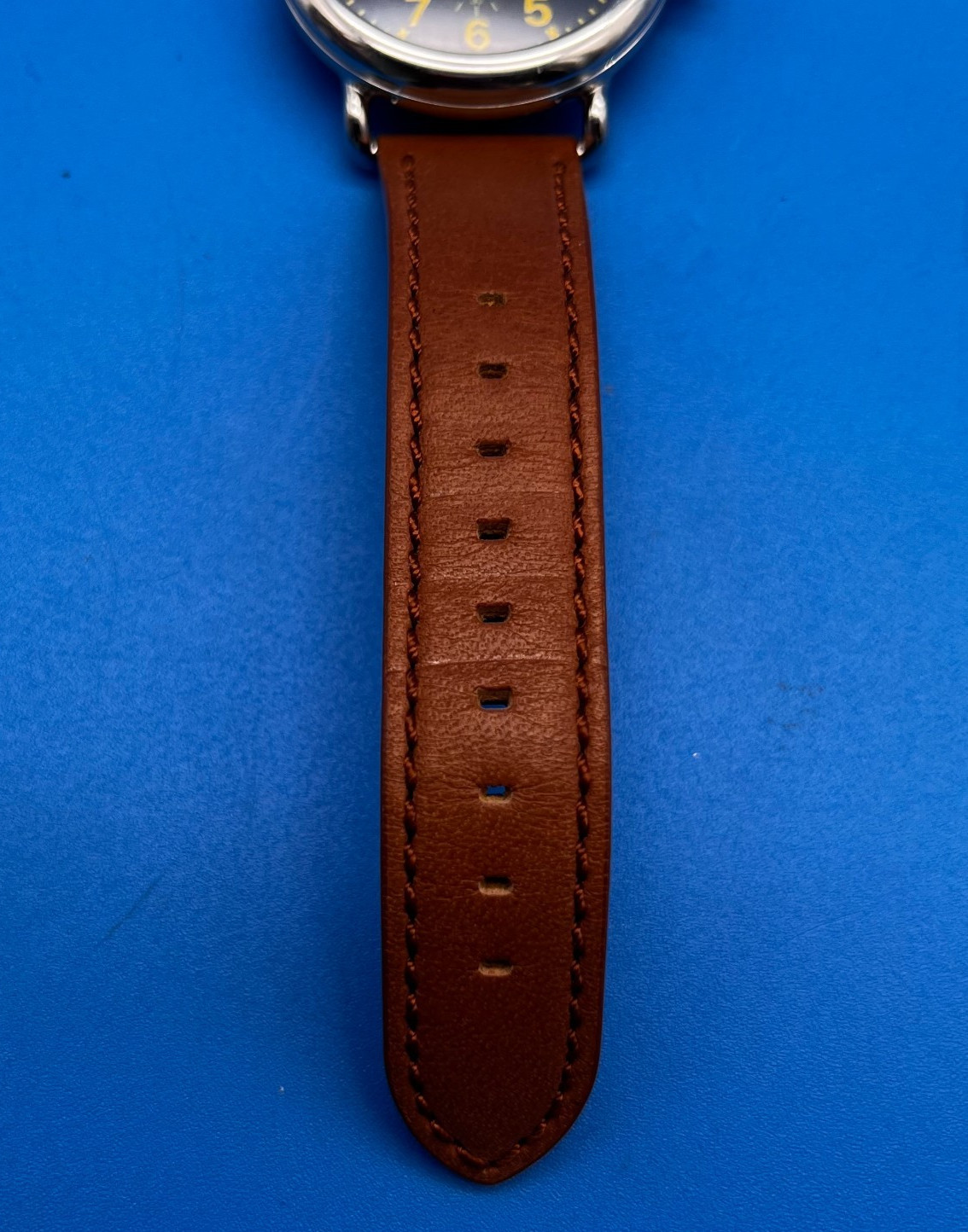 SHINOLA ARGONITE 1069 WITH BROWN LEATHER BAND (BAD BATTERY)