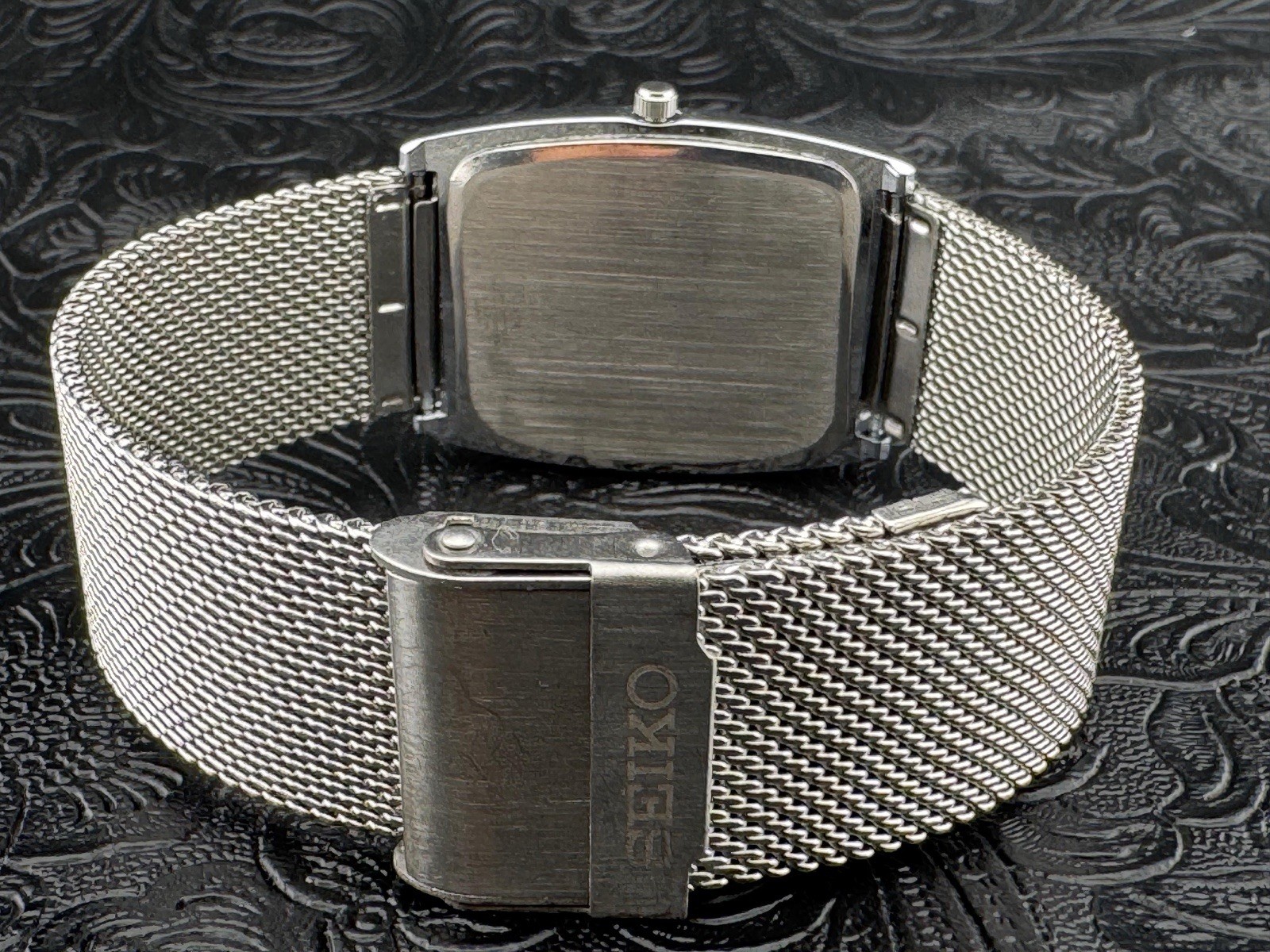 WHITE DIAL Vintage Seiko Slim Quartz Men’s Wrist Watch
