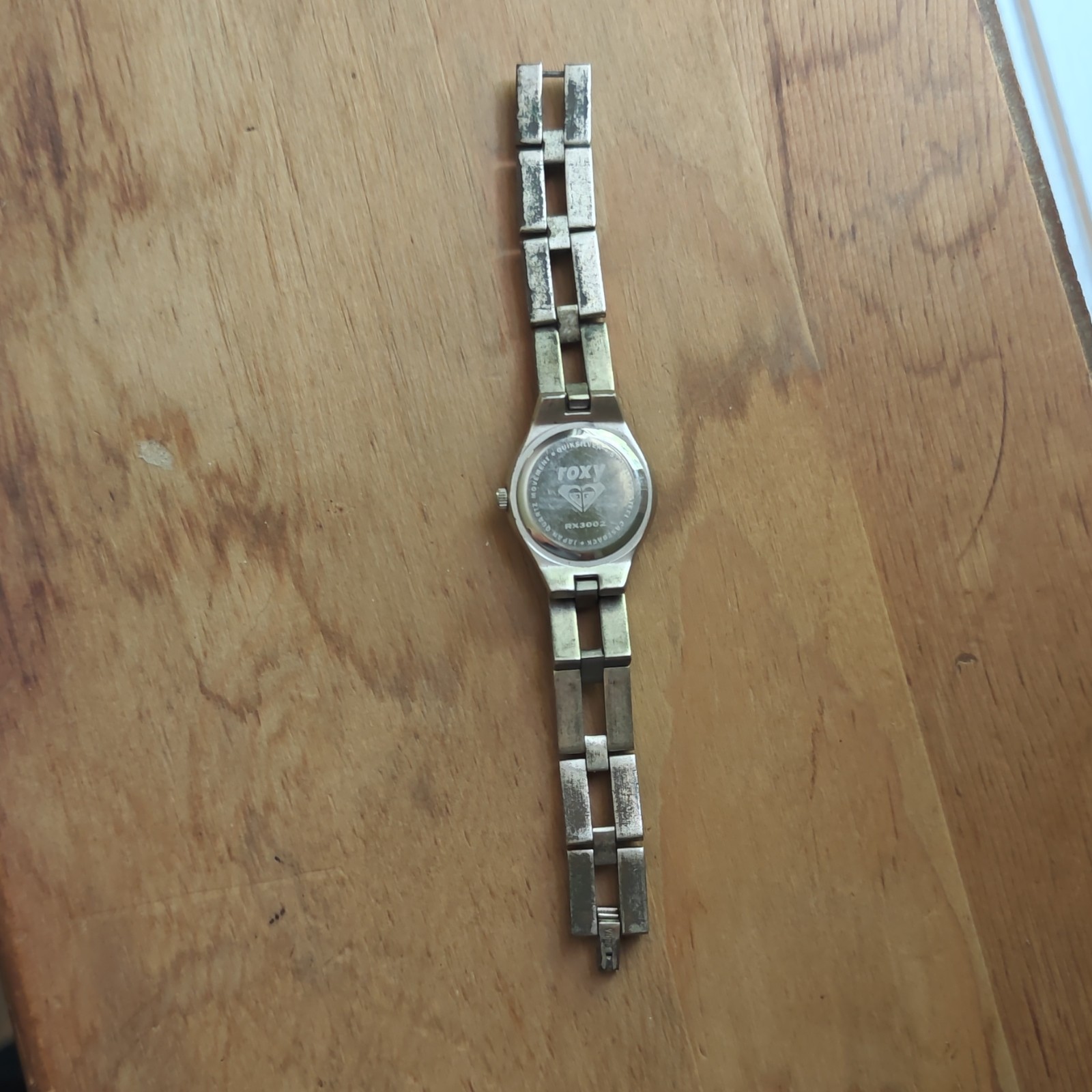 Roxy Women’s Quartz Analog Watch Silver Metal Bracelet White Dial Box Papers