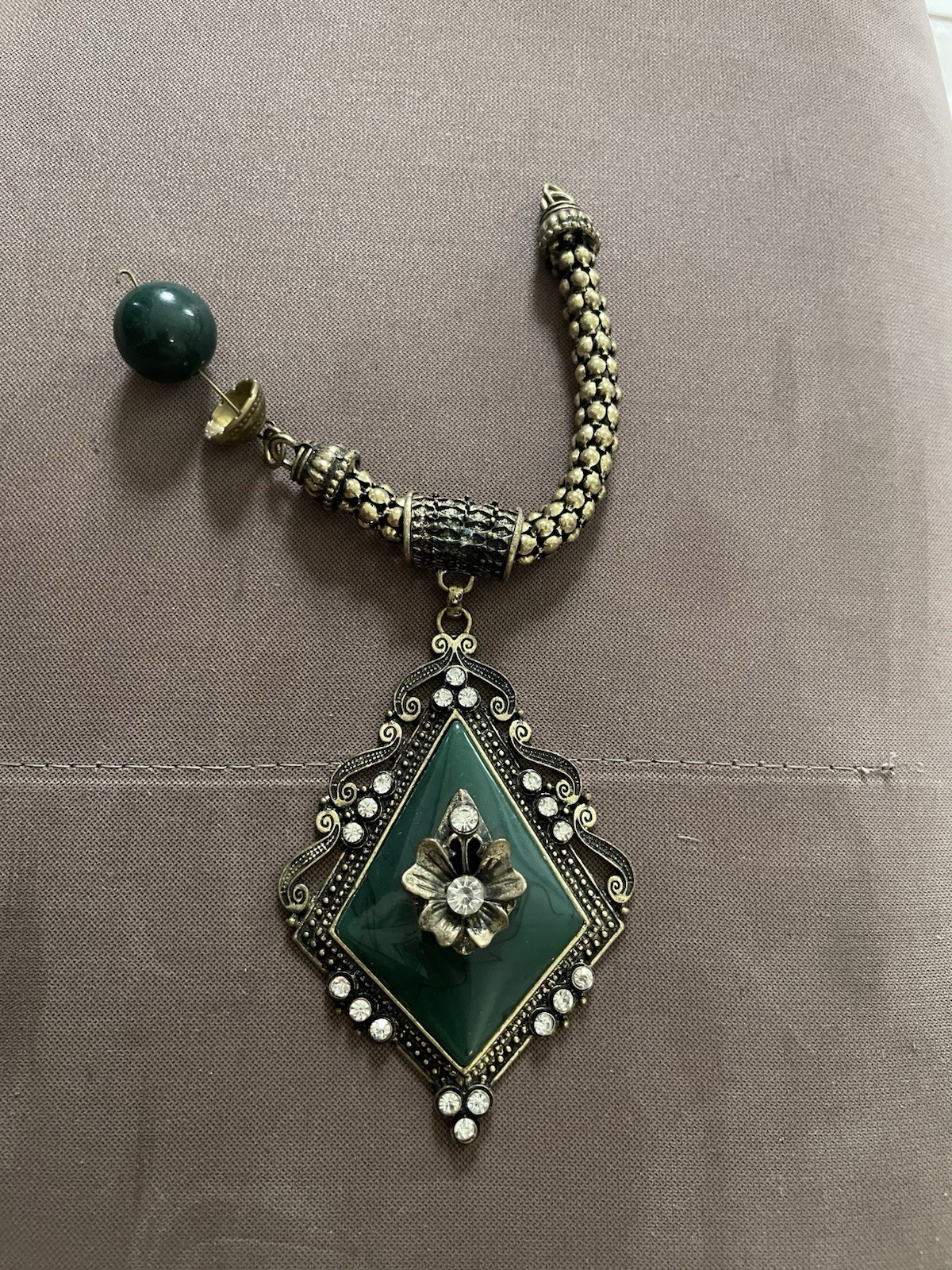 Collana Vintage Oro Antico Pietra Verde Smeraldo – Stile Boho Chic